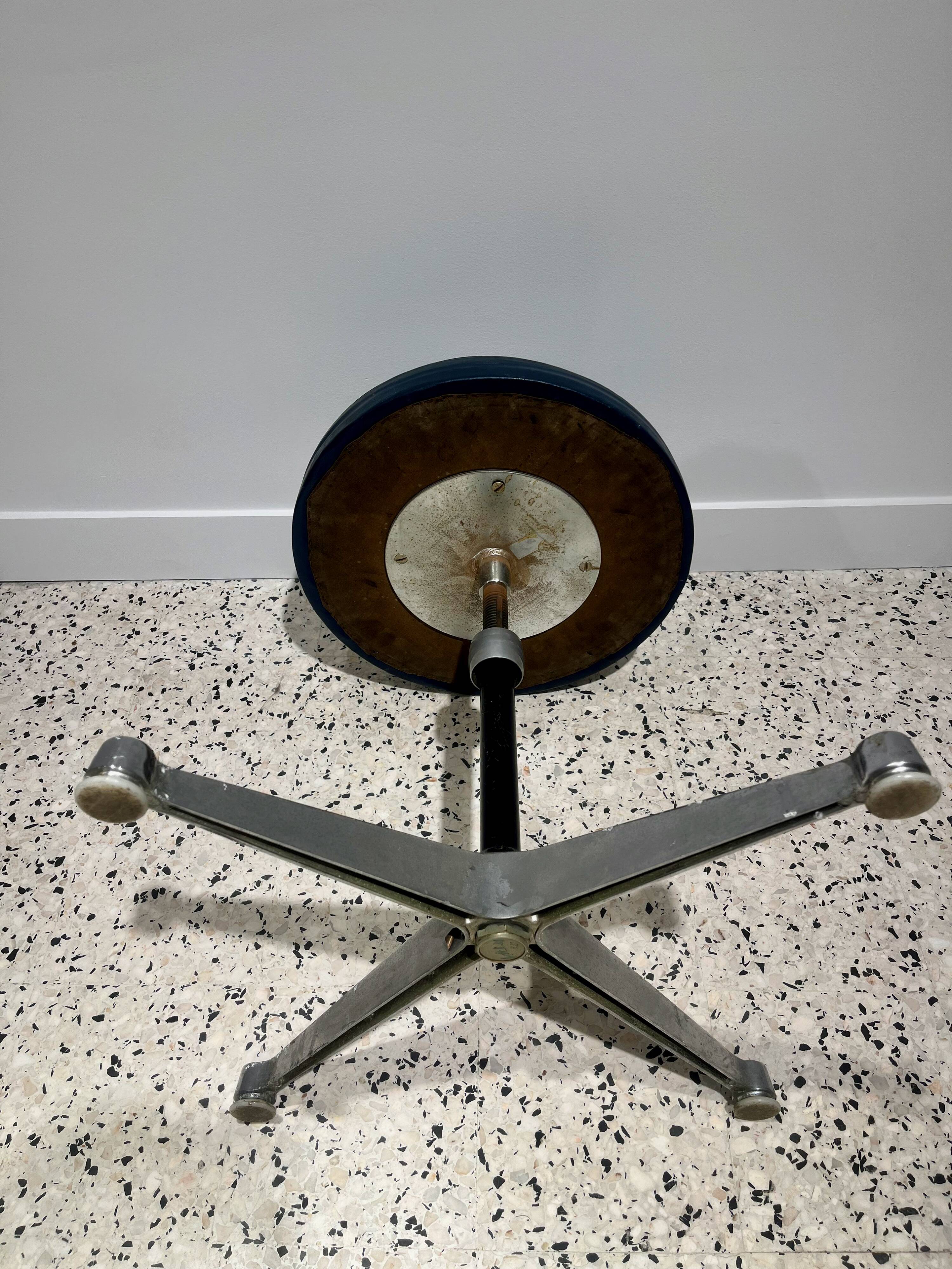 Charles Eames stool, Herman Miller, 1960