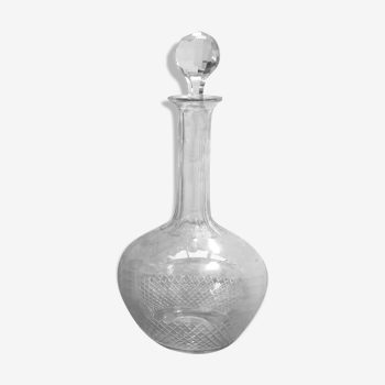 Carafe française en verre ciselé