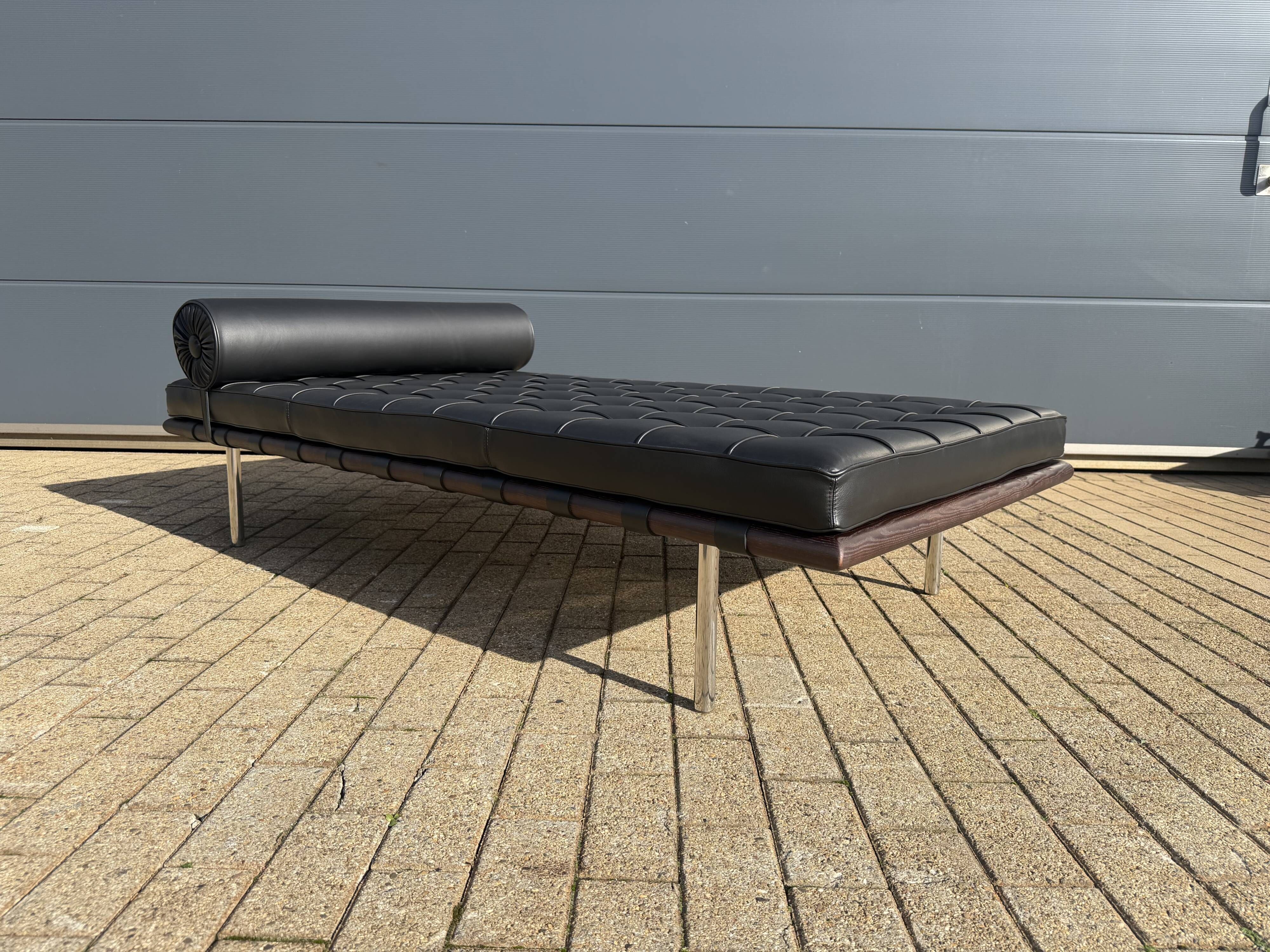 Knoll Barcelona Daybed Black Sabrina leather AS NEW!! Mies van der Rohe