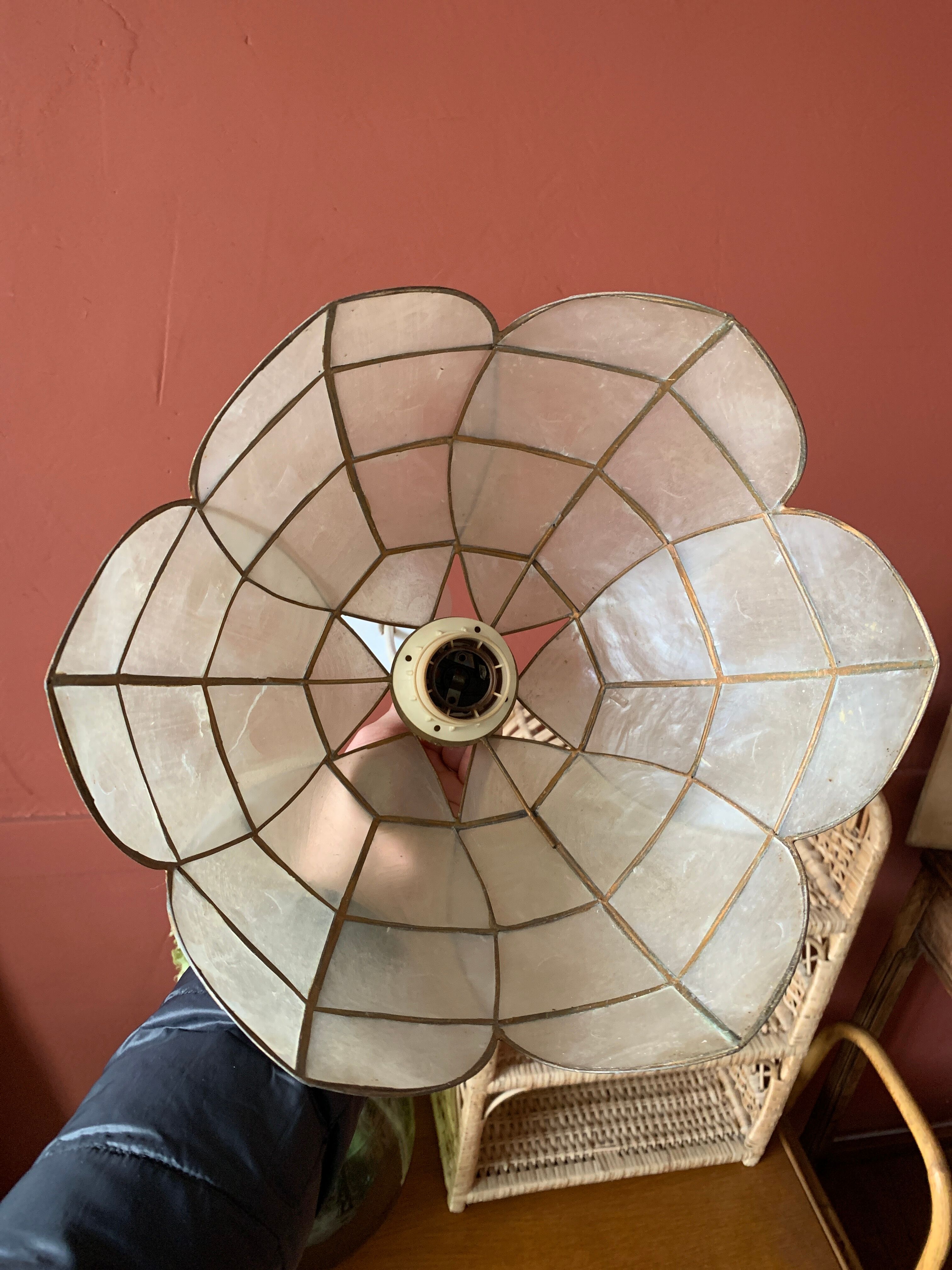 Pearly flower hanging lamp