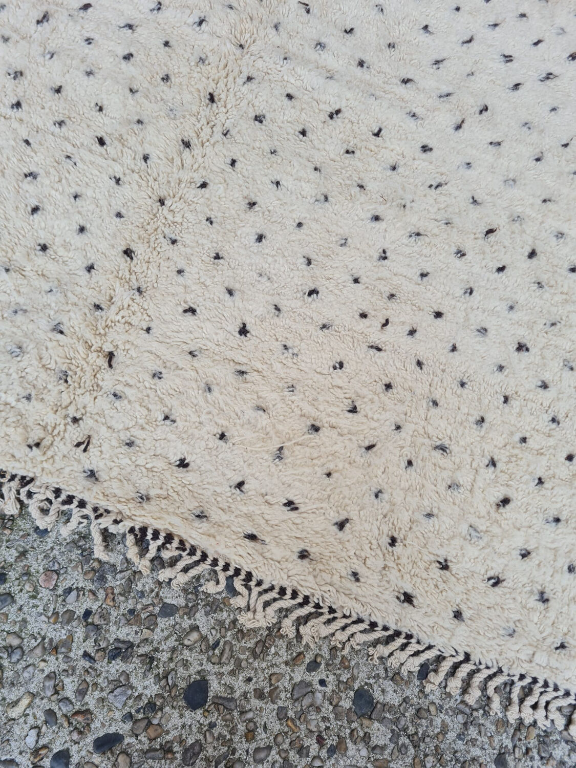 Berber wool carpet 200x320cm