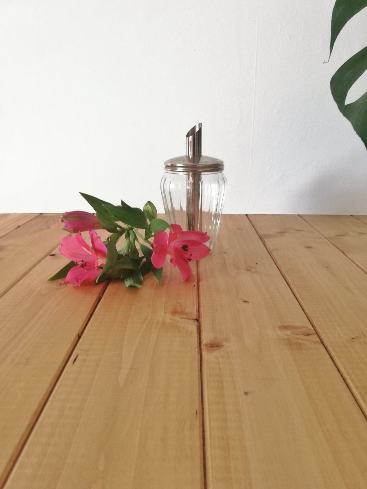 Vintage sugar pourer