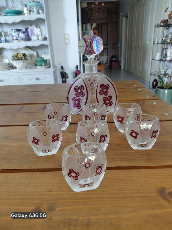 Service à liqueur vintage en verre décoré rouge – carafe et 7verreS