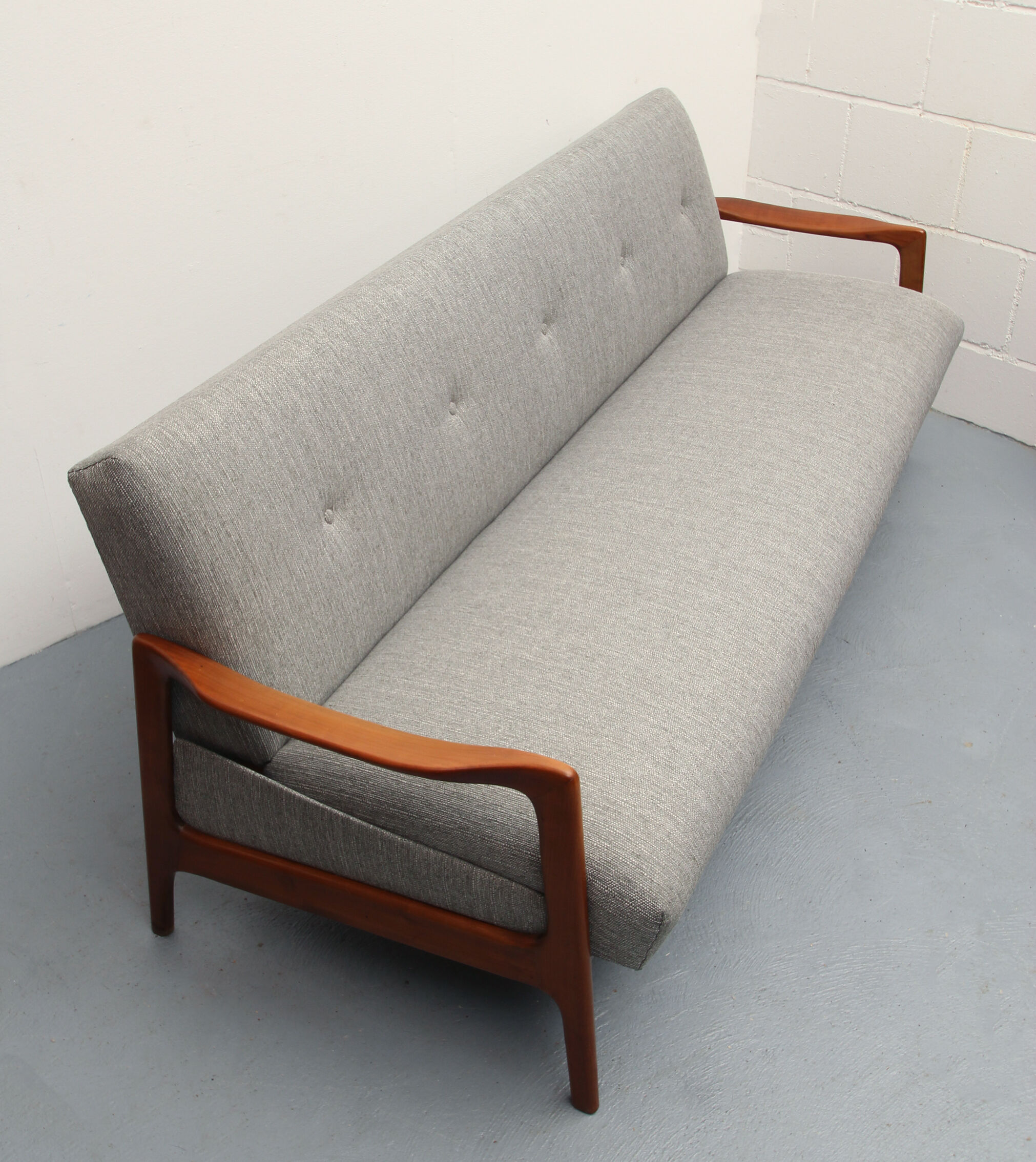 1960s sofa/daybed convertible in cherrywood