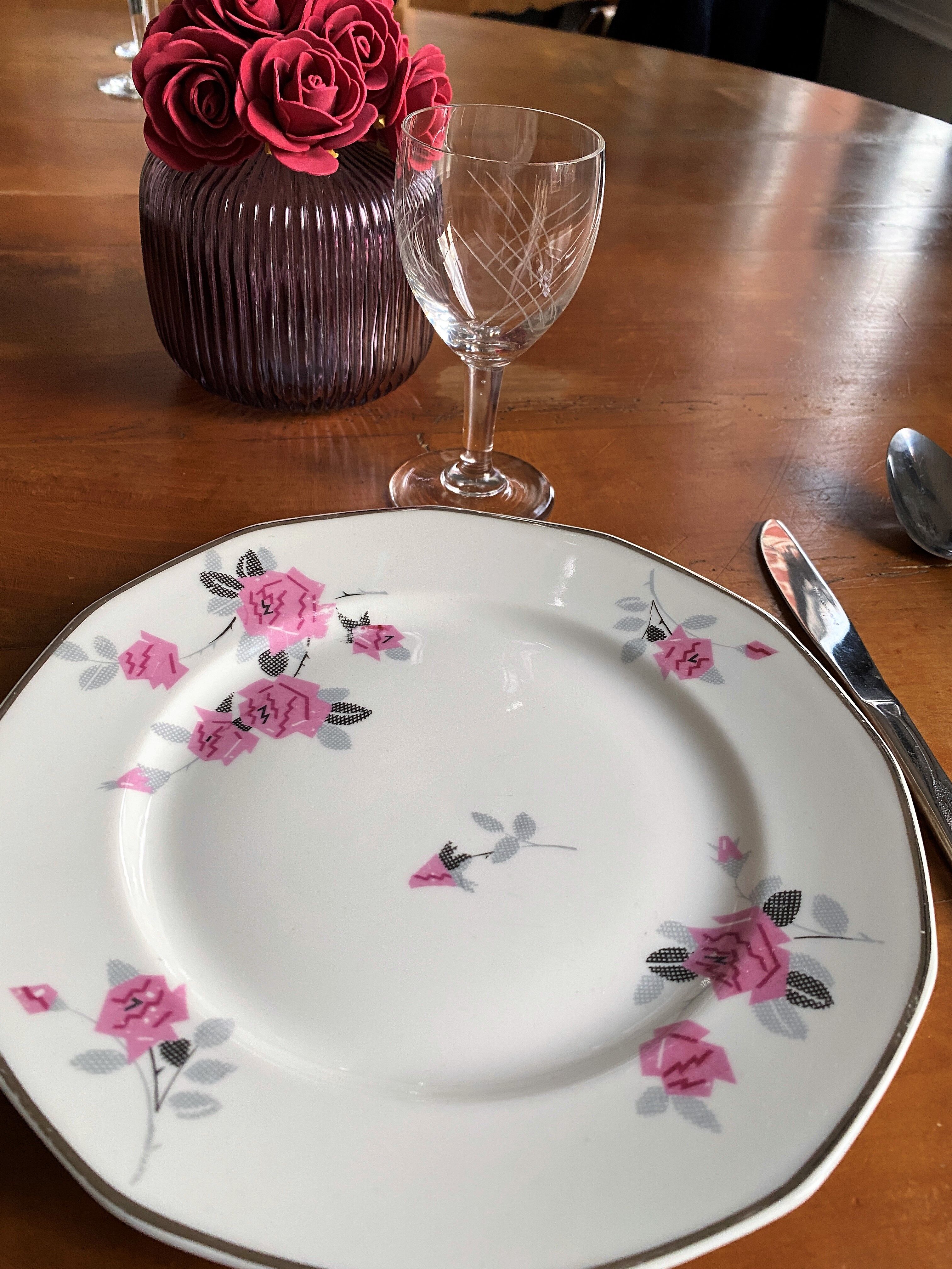 Set of 3 white wine glasses in cut glass