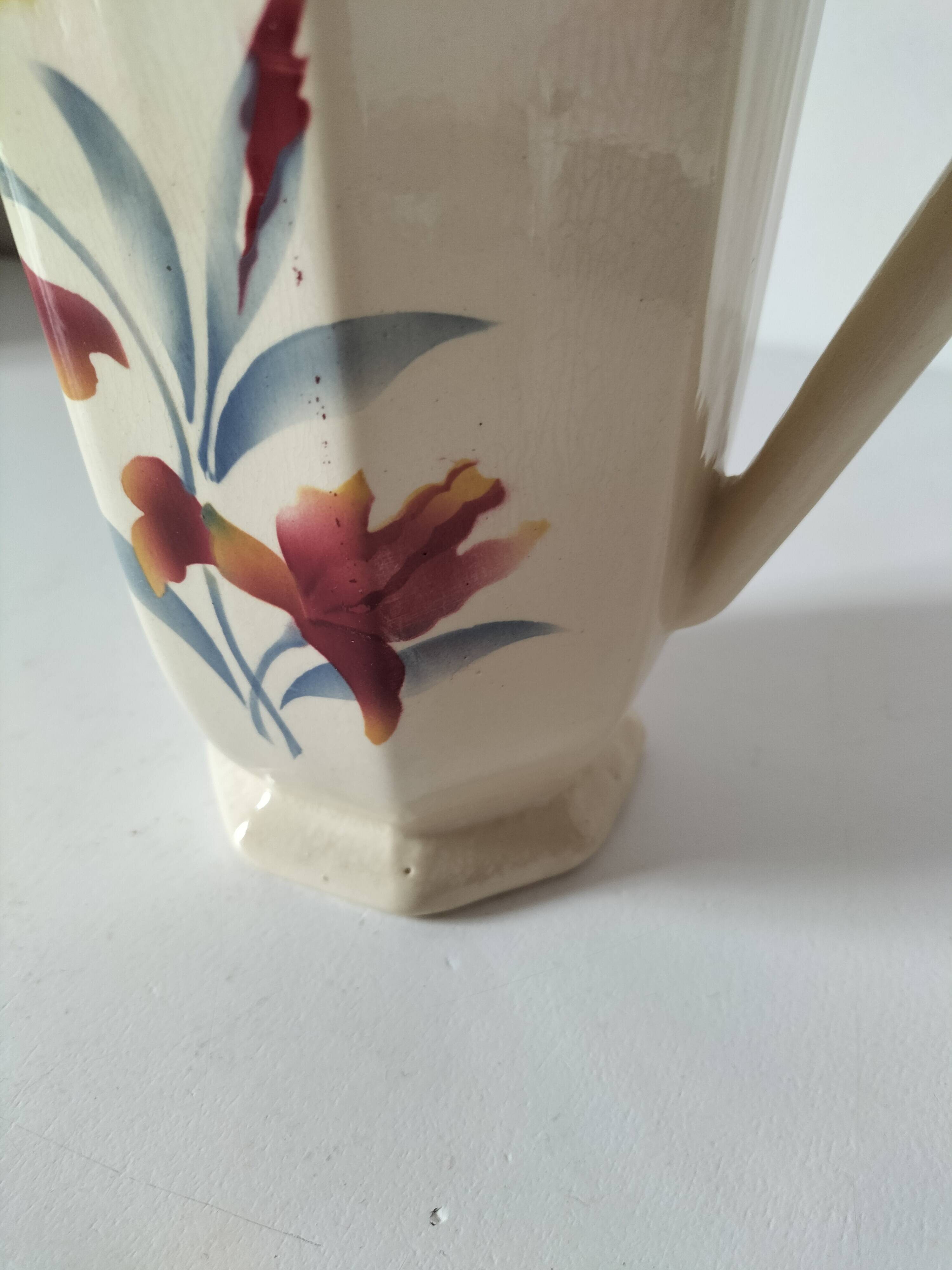 Jug Digoin Sarreguemines model 9225 – stylised floral decoration