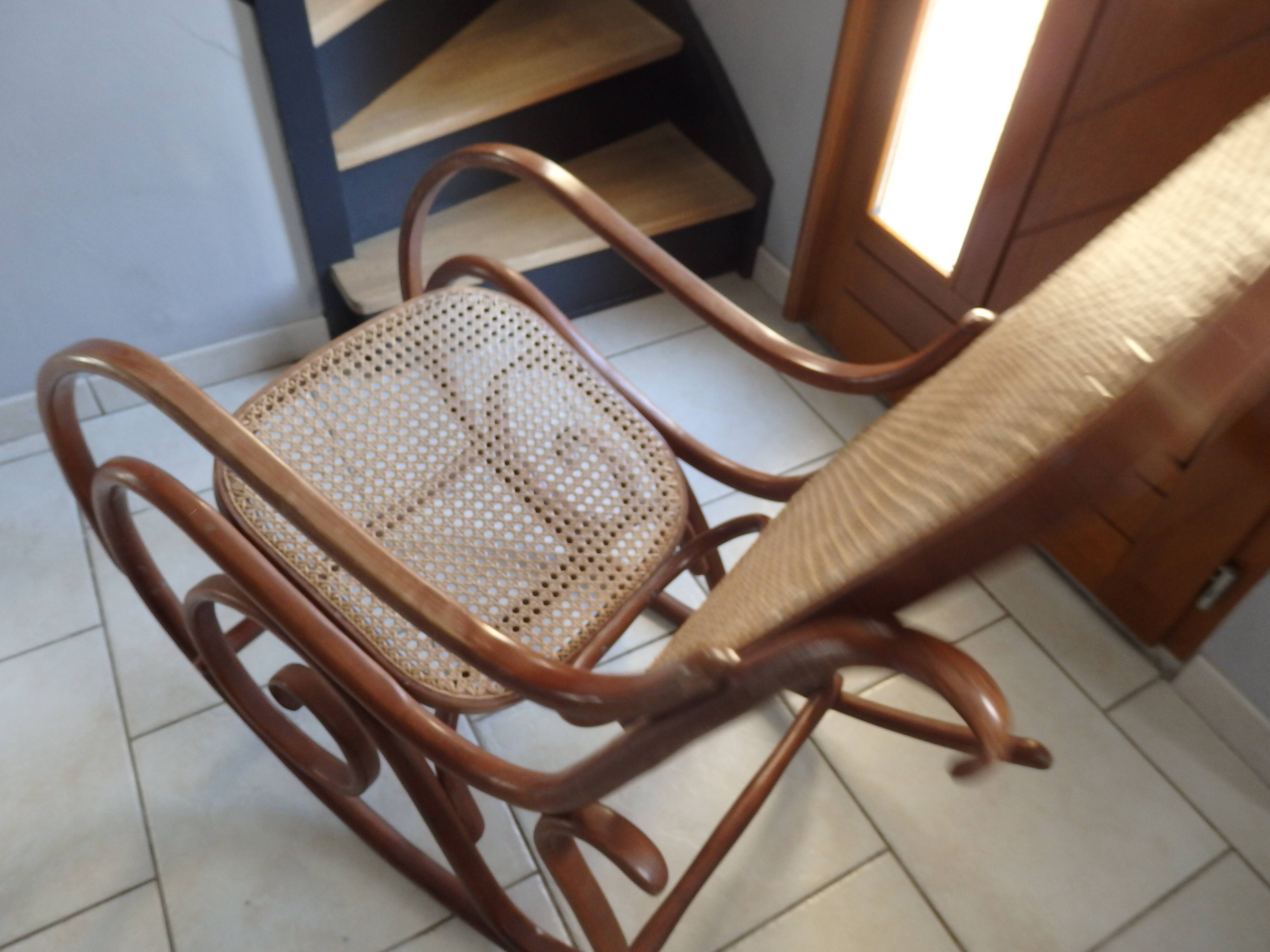 Rocking-chair in turned wood and cannage
