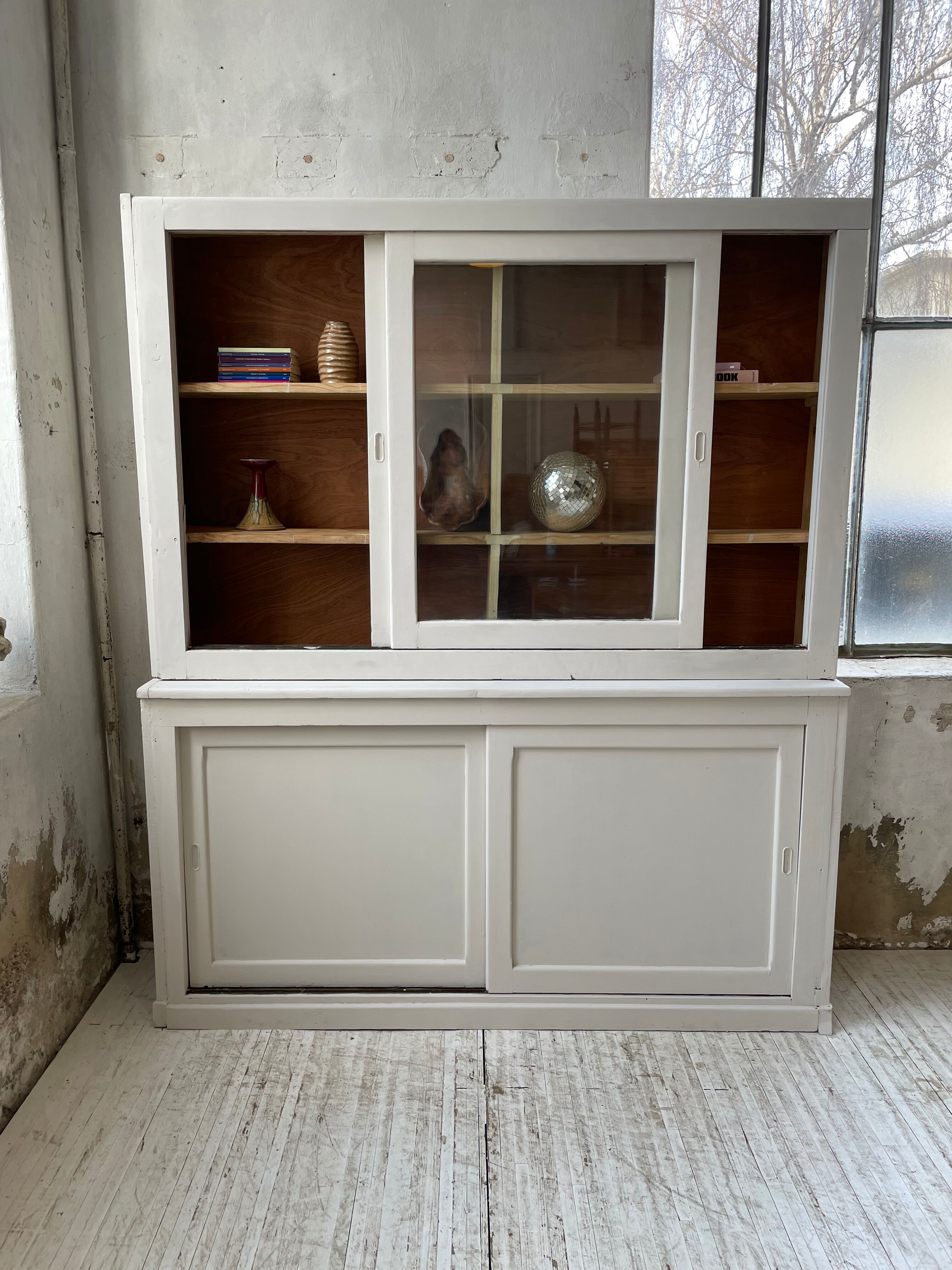 Library showcase ivory white sliding doors