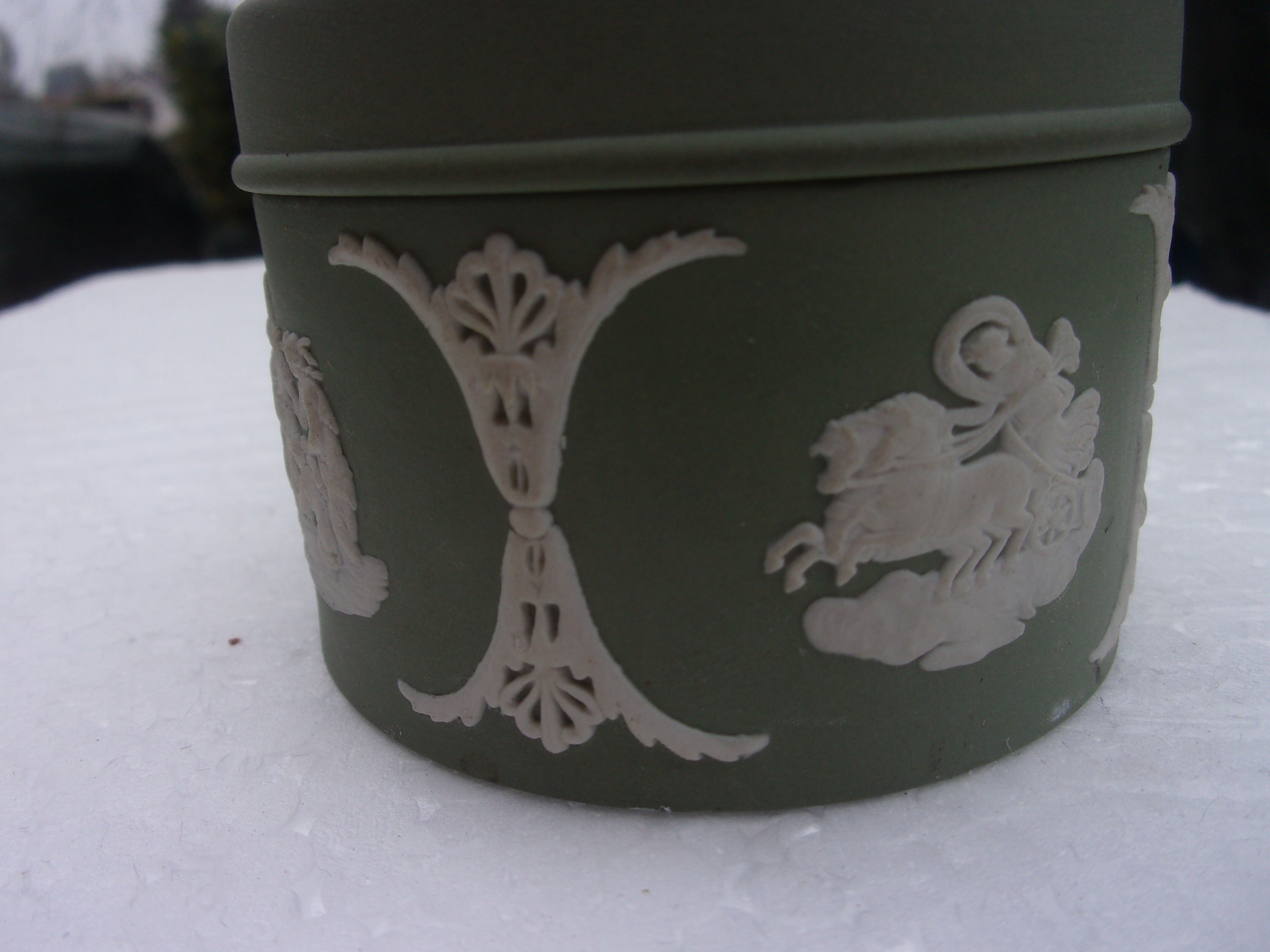 Boite a bijoux ancienne porcelaine wedgwood verte