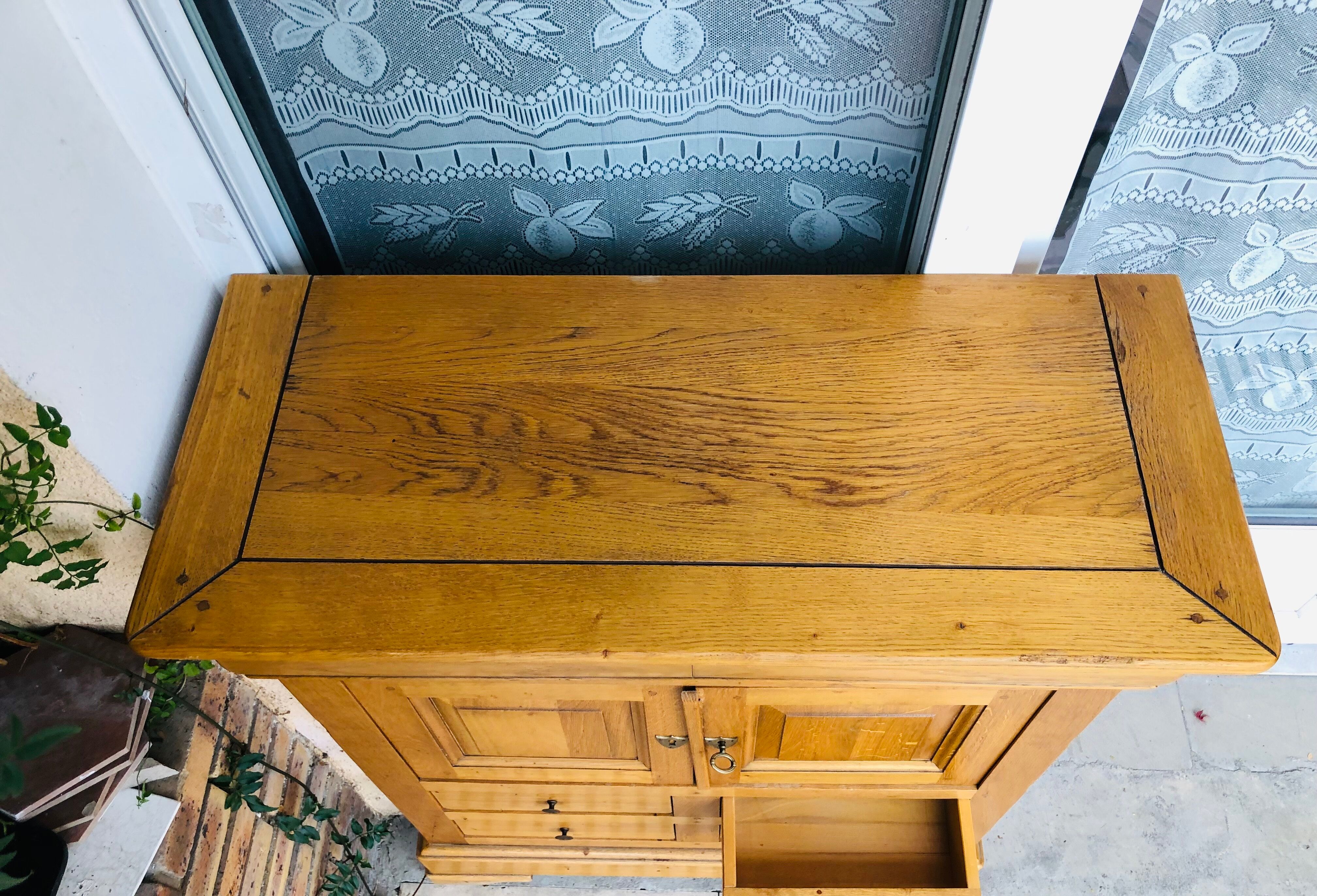 Entrance cabinet in light solid wood