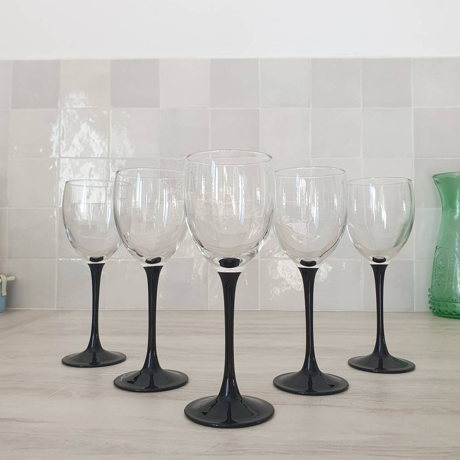 5 Luminarc black stem wine glasses