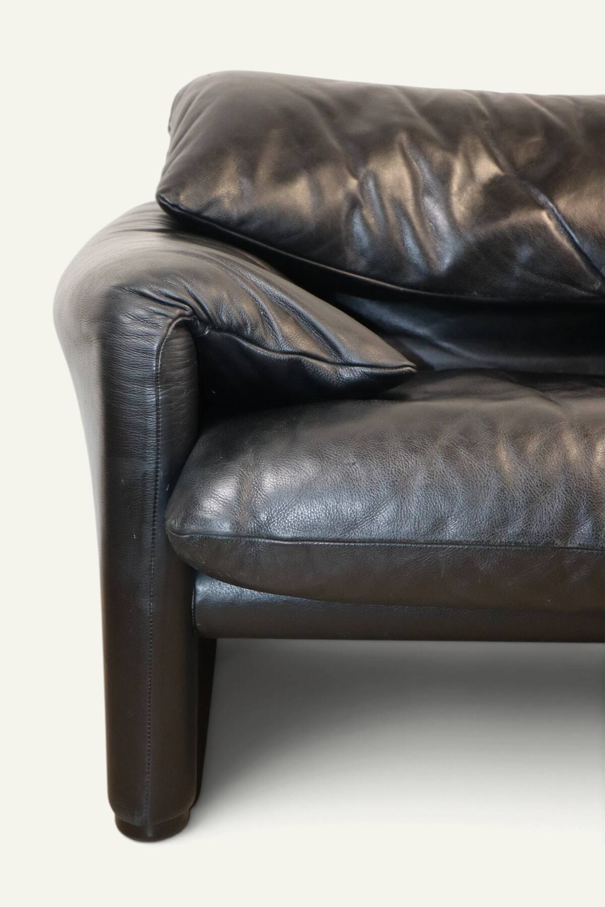 Maralunga 3-seater sofa in black leather by Vico Magistretti for Cassina