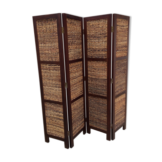 Screen is made of exotic wood 4 pans