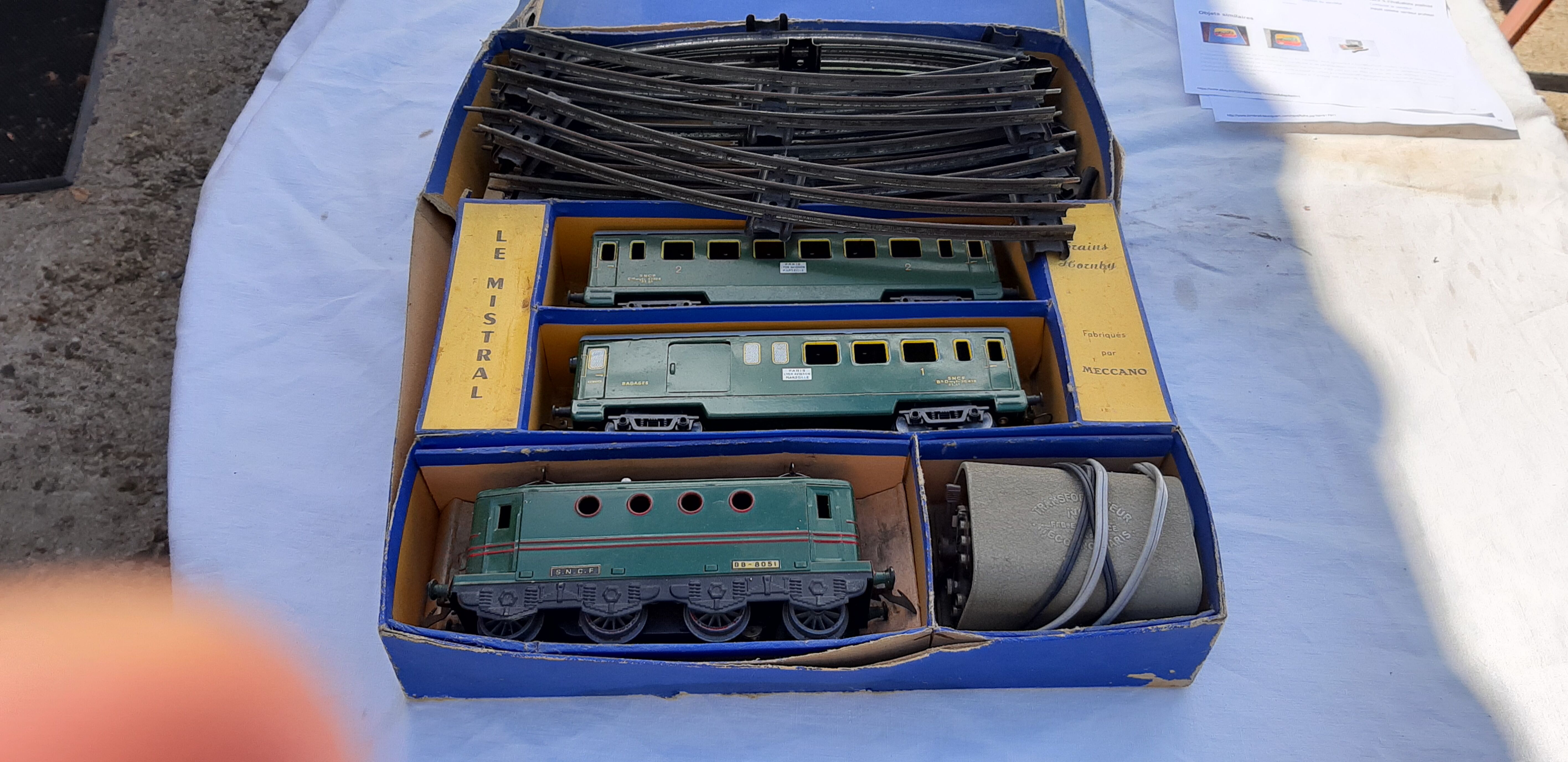 Train Hornby DBBV Le Mistral par Meccano