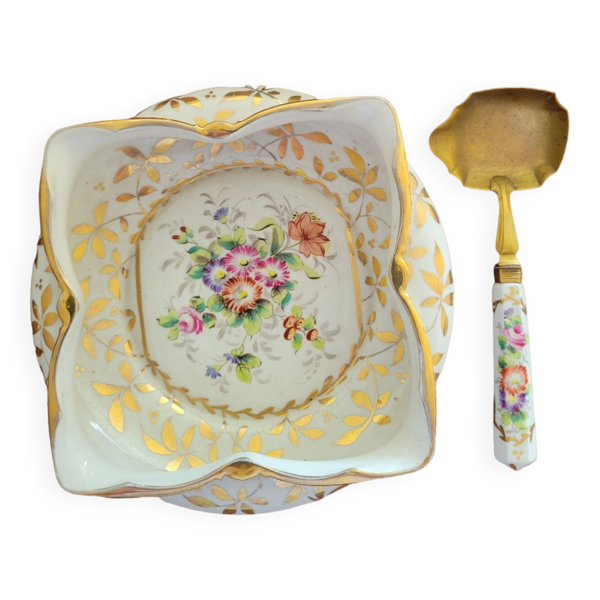 Plat creux et cuillère en porcelaine