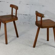 Paire de tabourets tripodes à dossier brutalistes, France, circa 1960