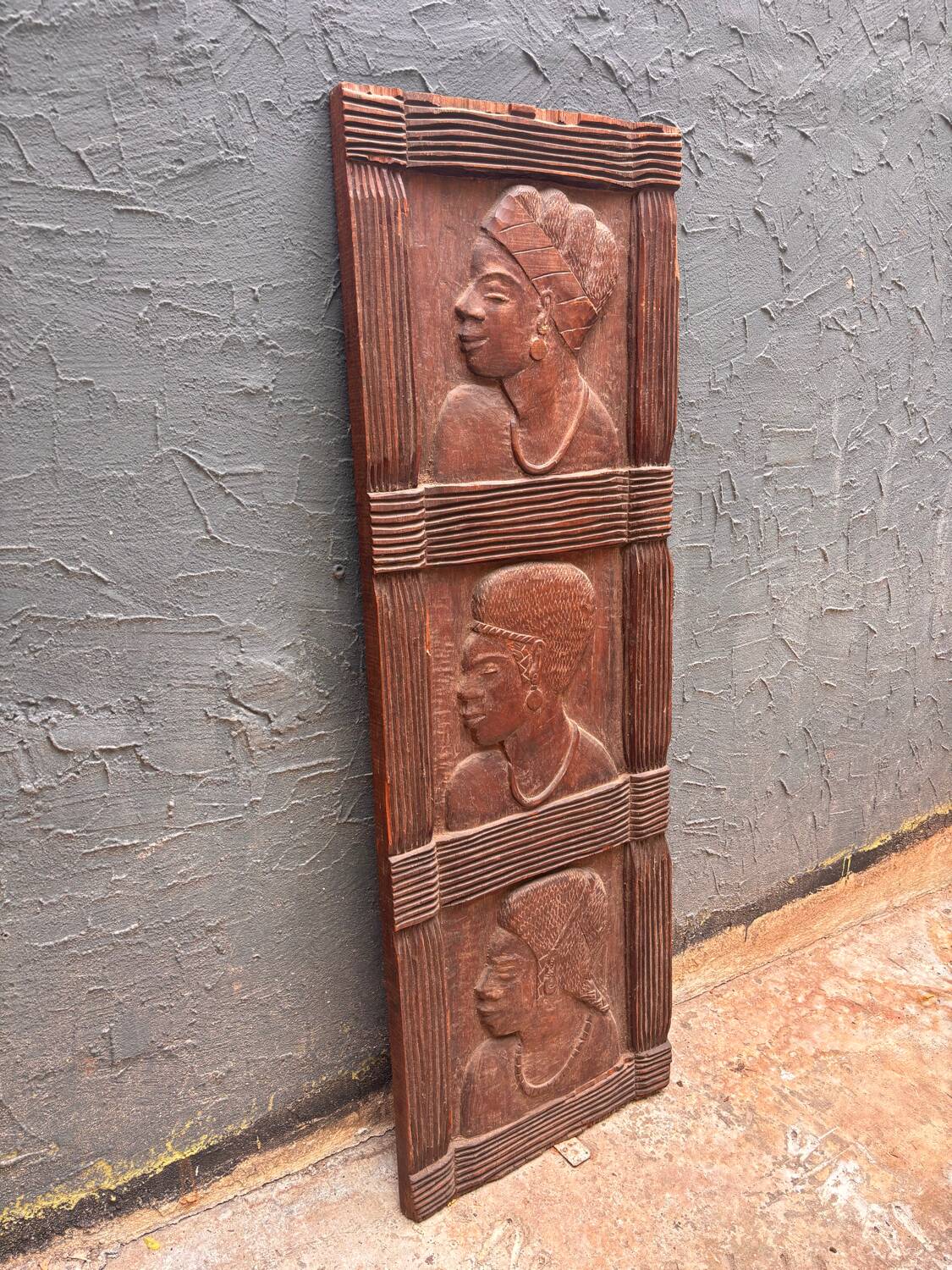 Pair of carved African wall panels in wood – vintage tribal art