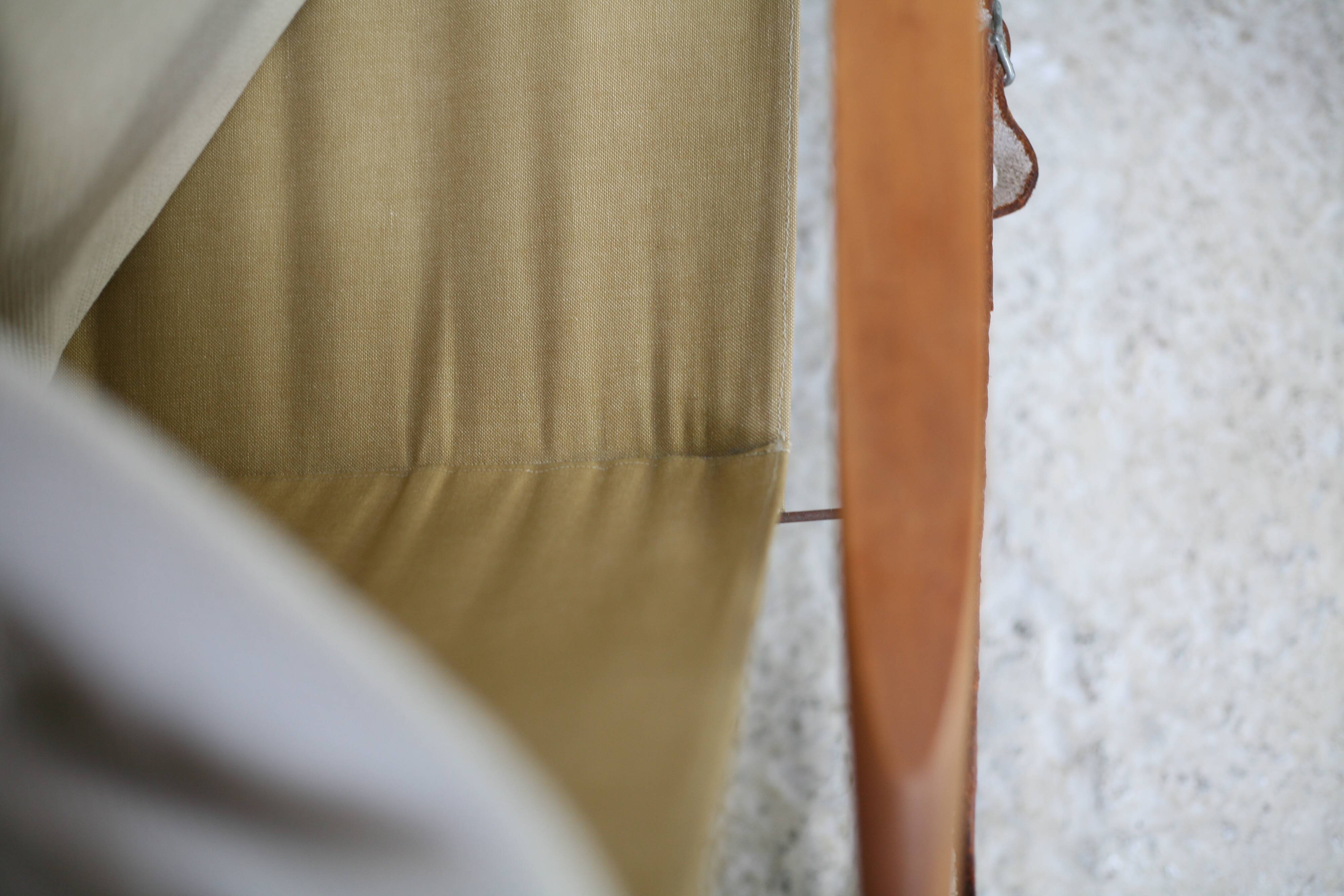 Olav Hodnebo, Suède, Circa 1960: paire de fauteuils scandinaves, toile, bois, corde et cuir.