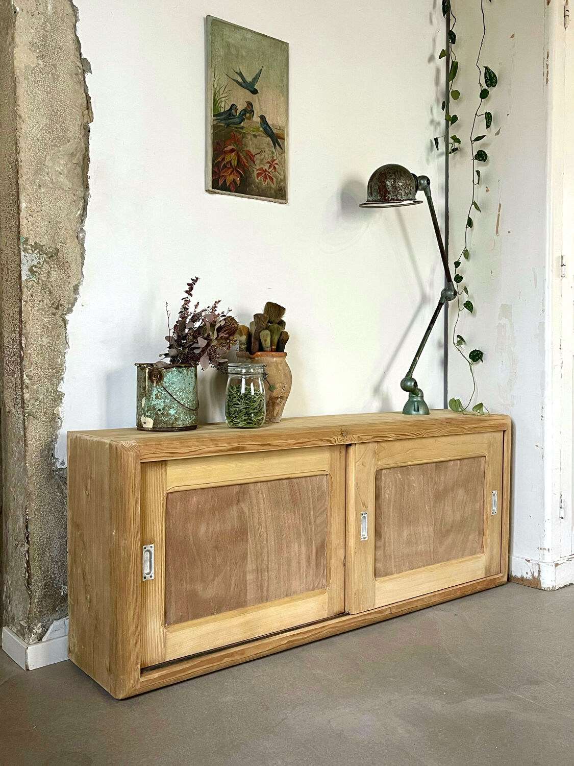Sliding door buffet