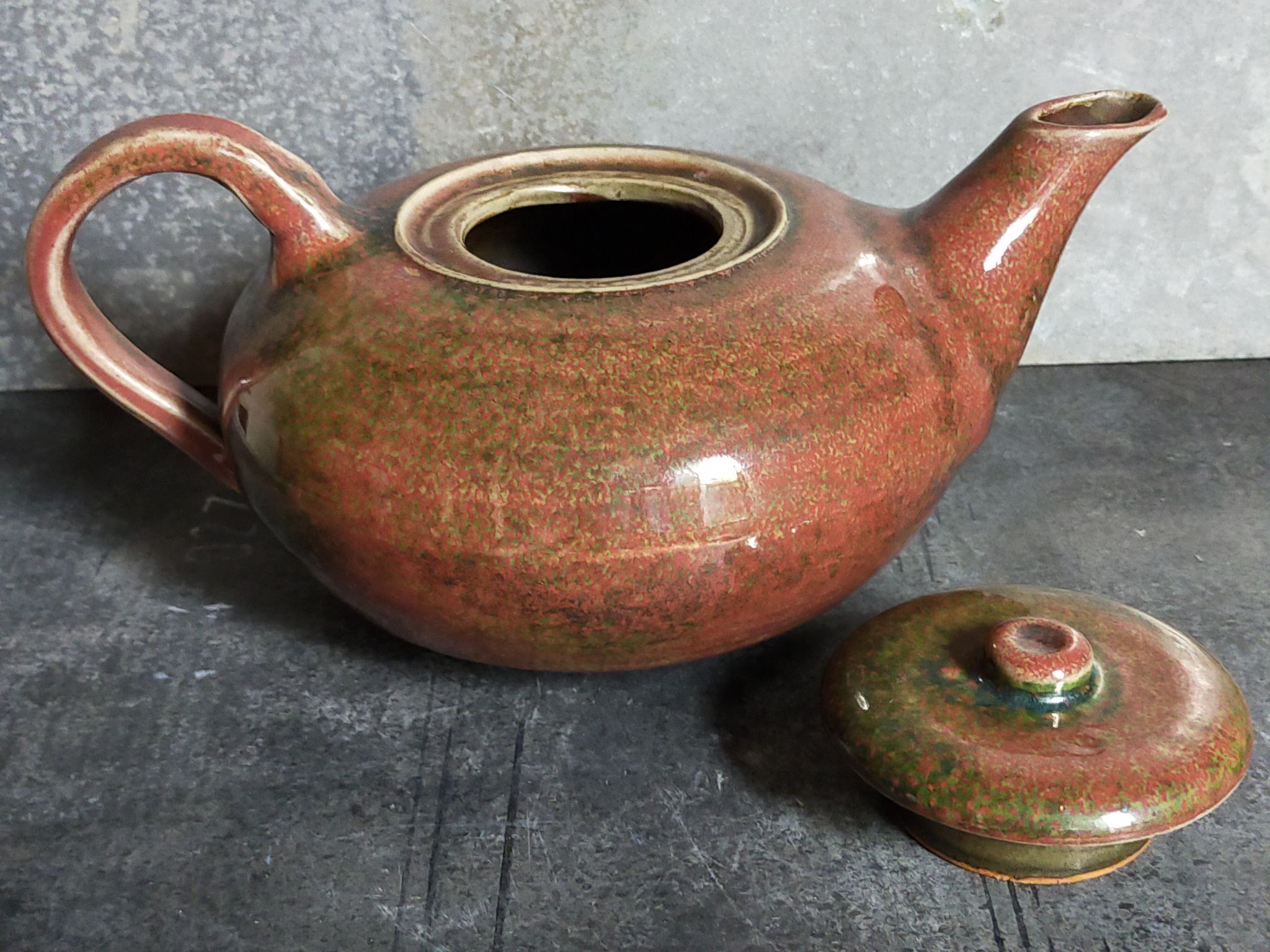 Théière de potier en grès émaillé vintage
