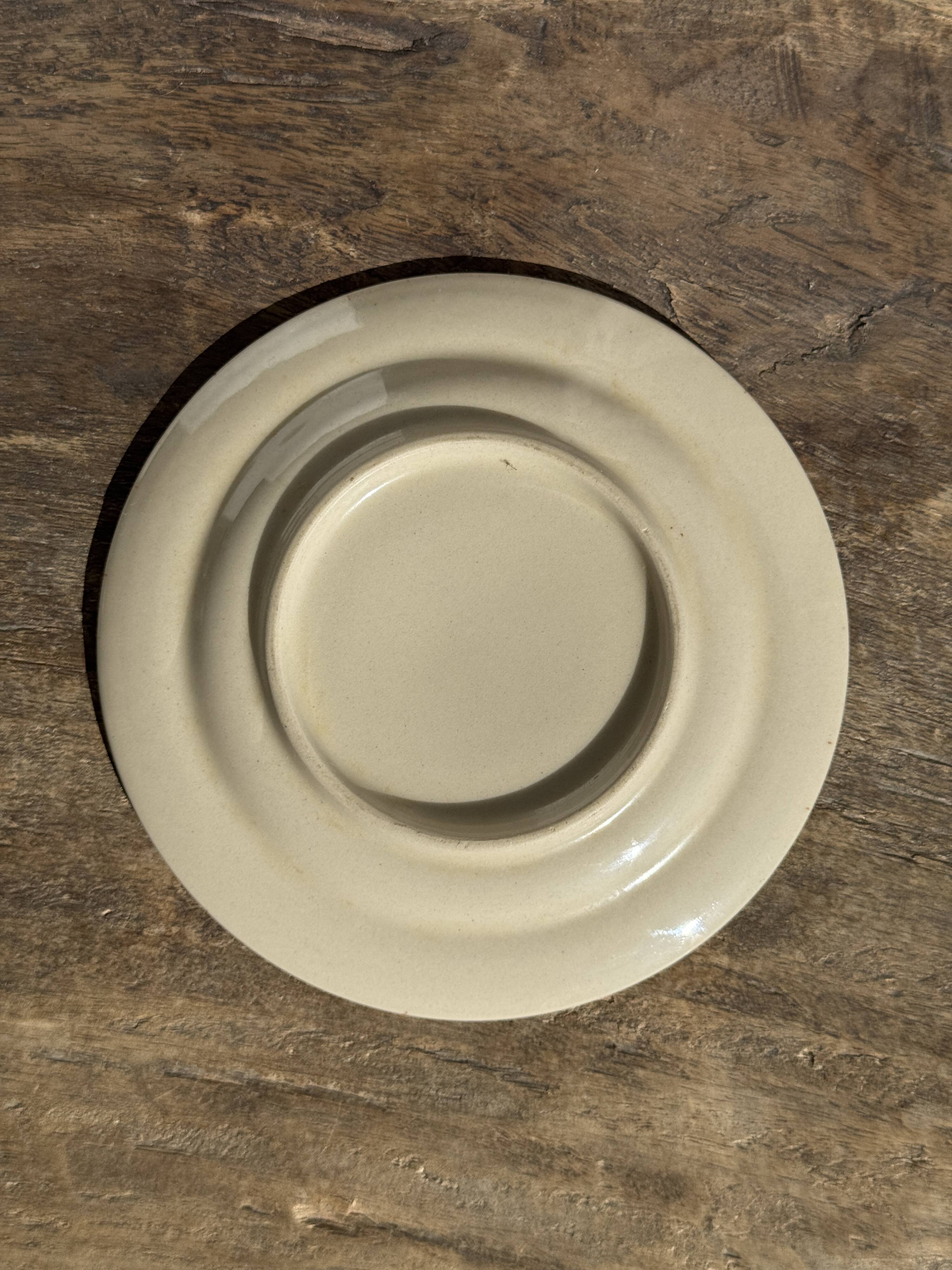 Set of 4 vintage speckled beige stoneware coffee cups.