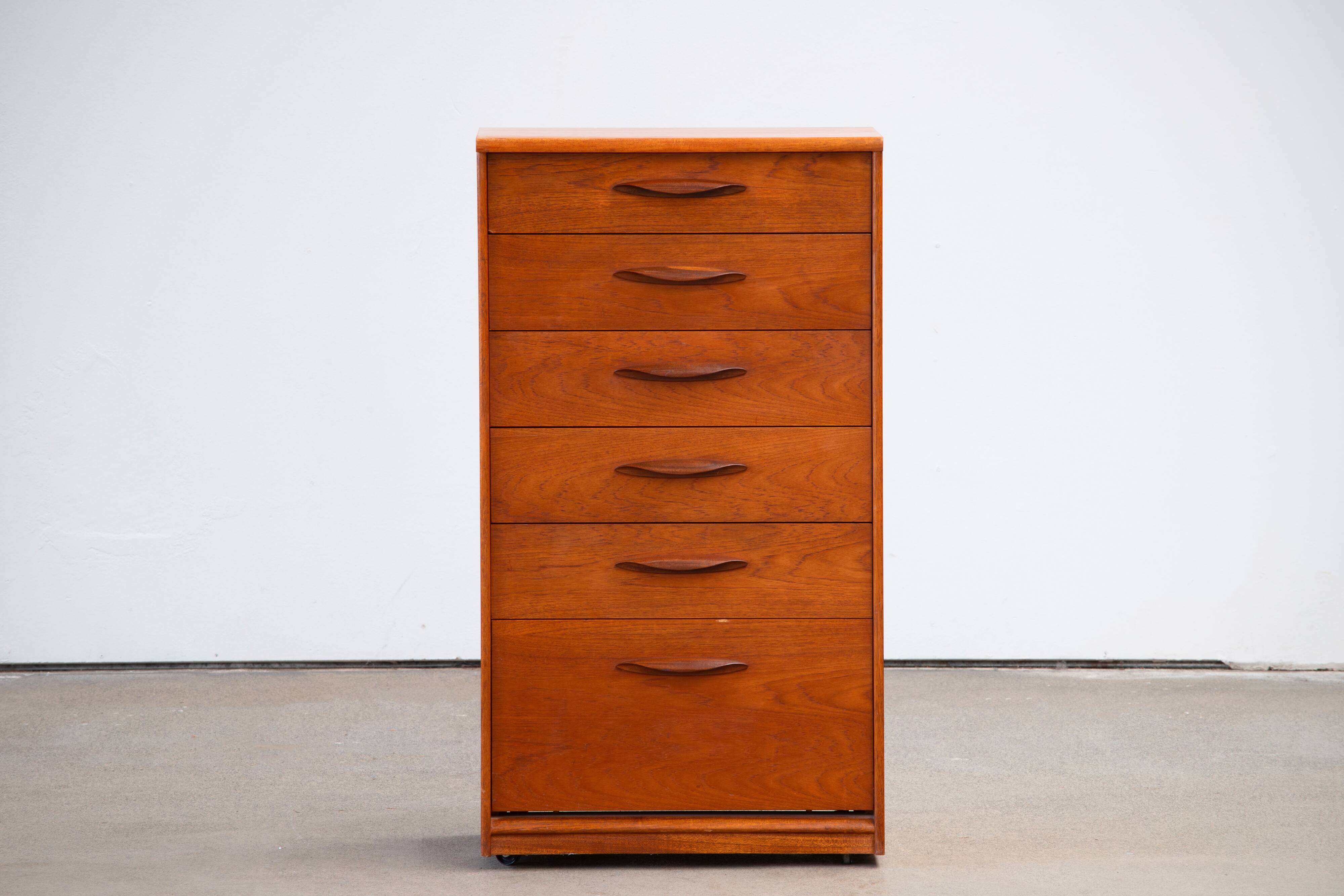 Vintage scandinavian chest of drawers