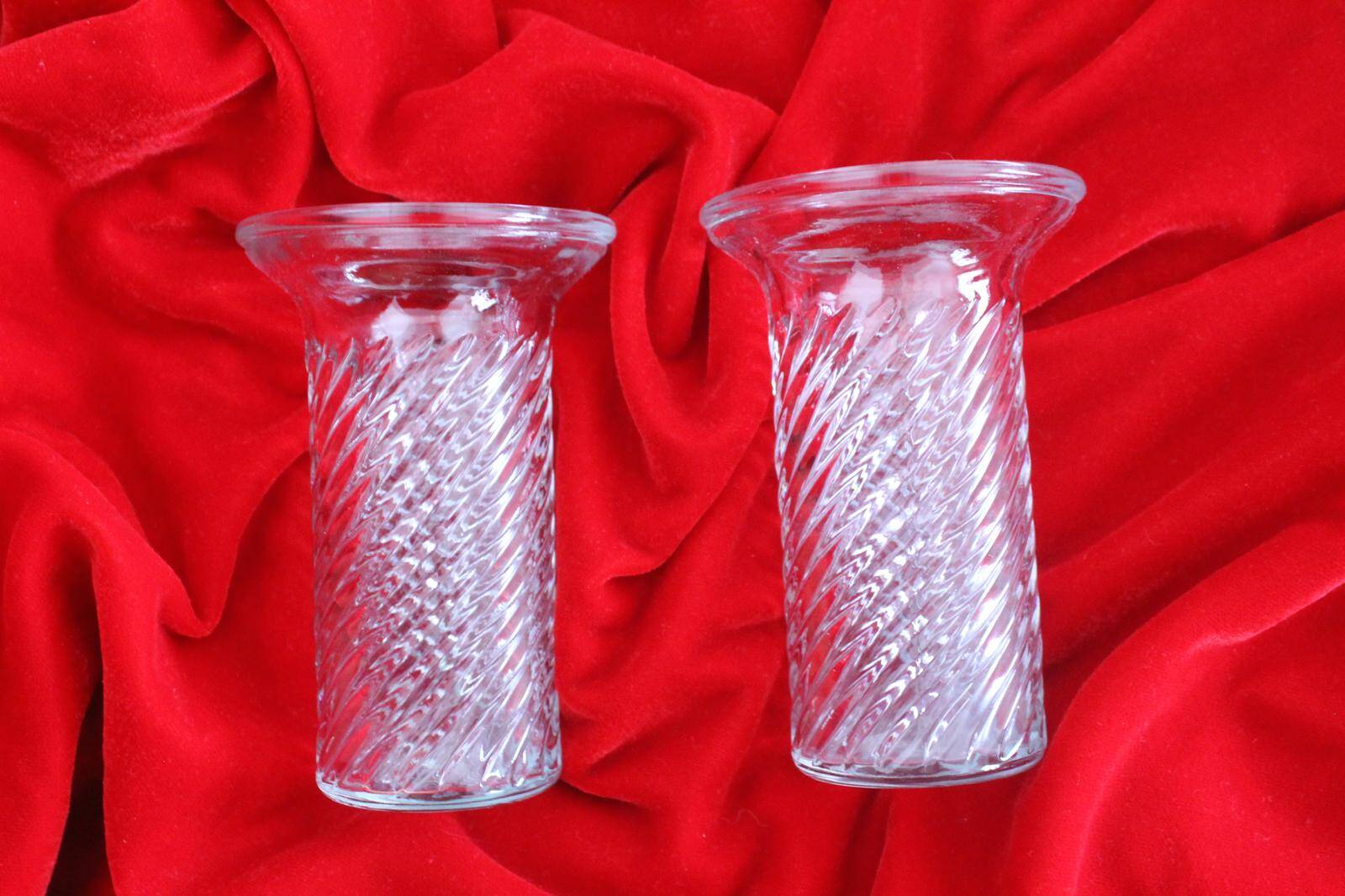 Set of 2 glass containers