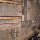 Extendable oval table