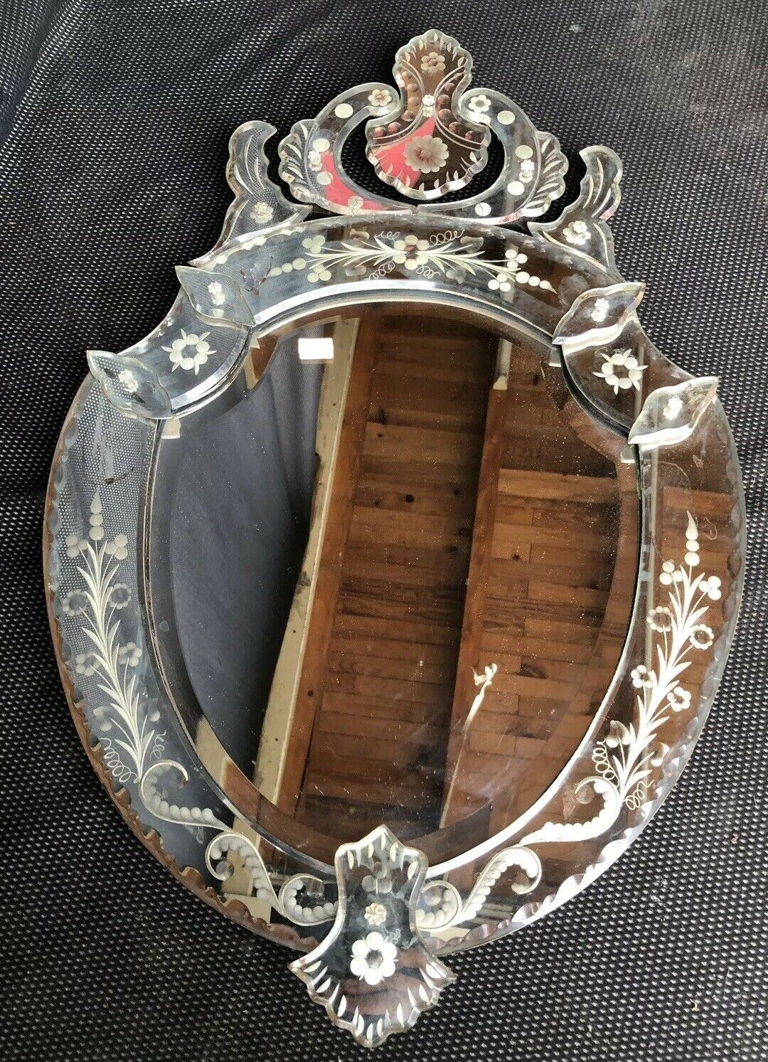 Venetian mirror period 1950 art deco 73.5 x 46 cm