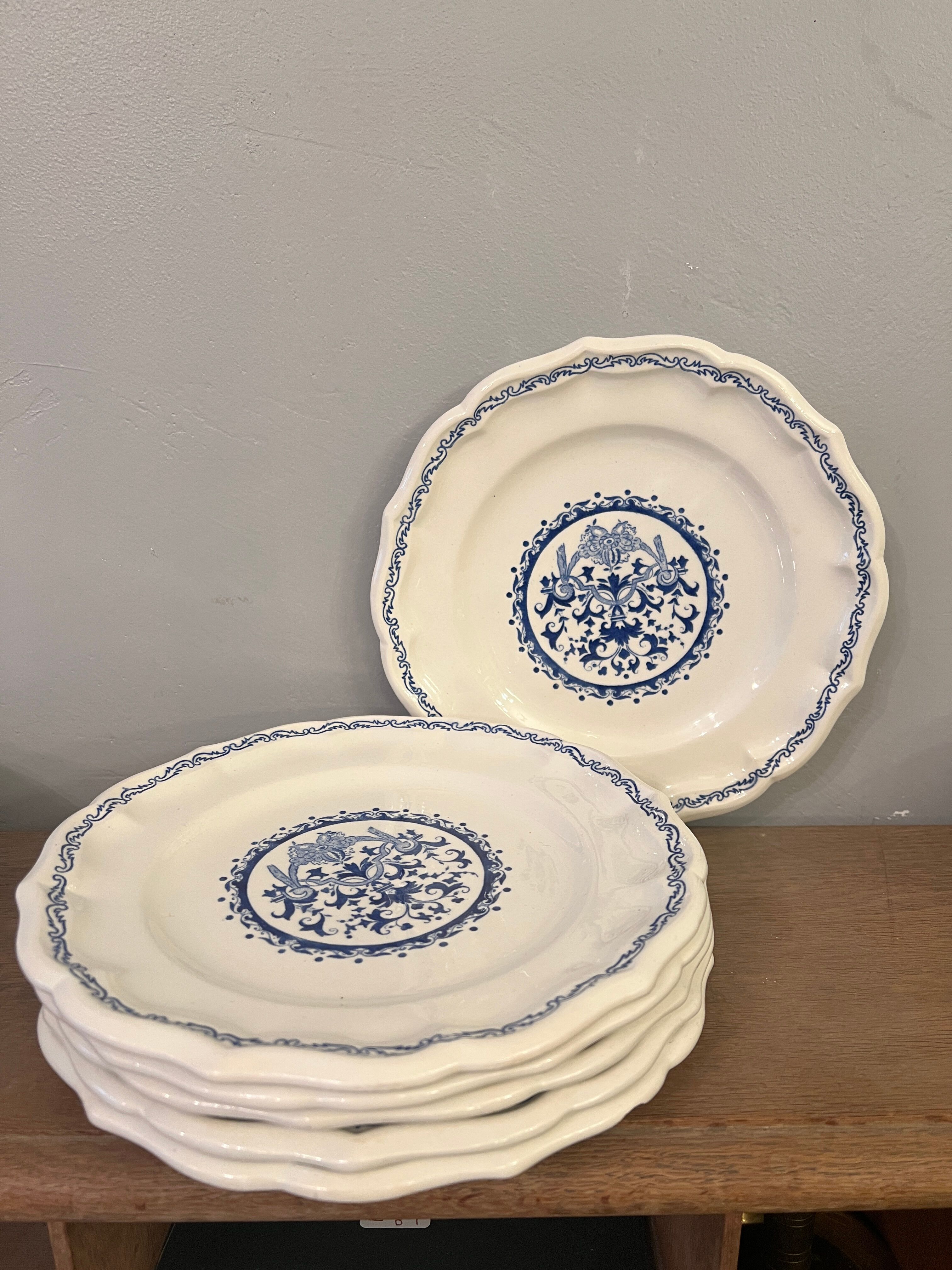 Pop up Christmas 2022 - 6 antique earthenware plates