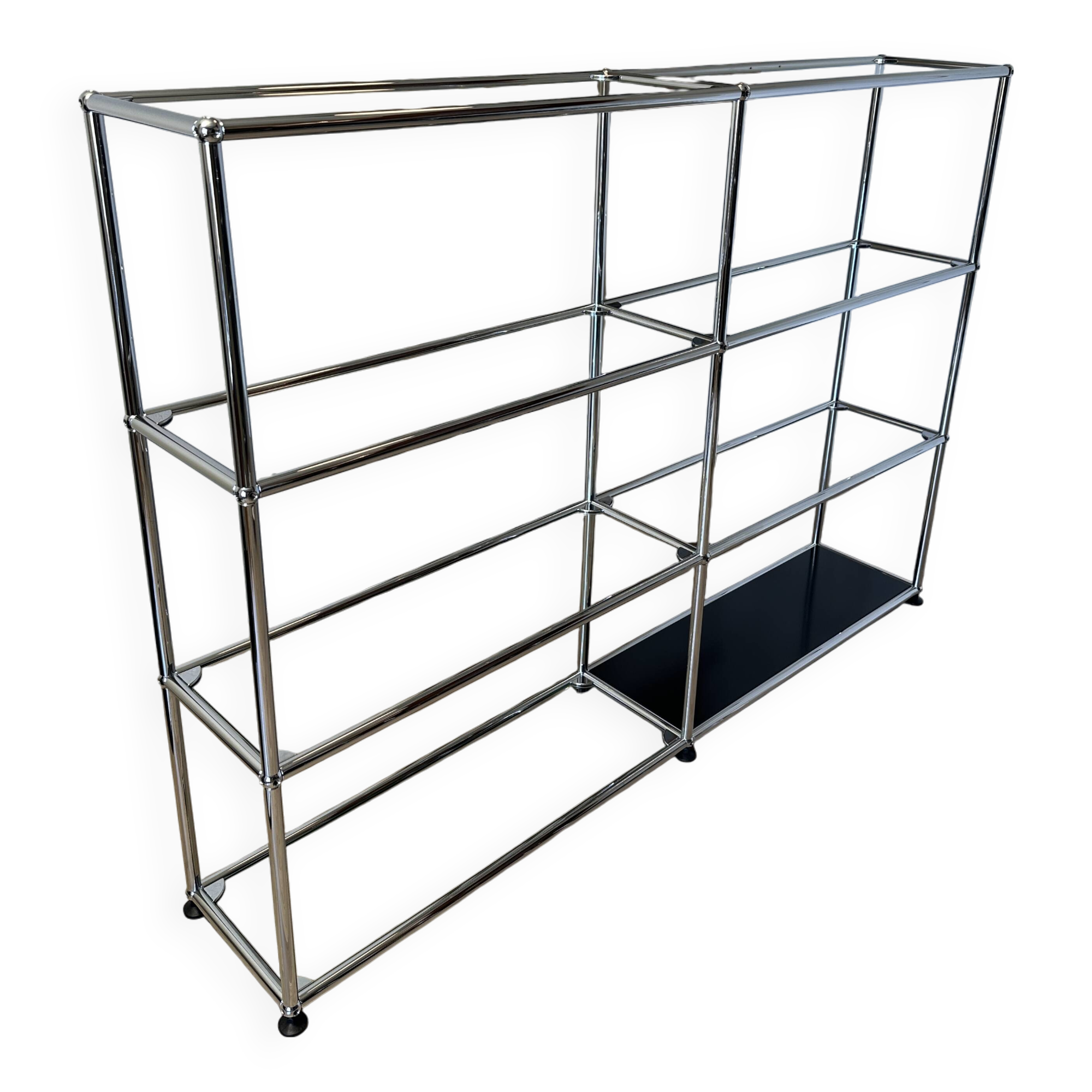 USM Haller shelf in glass and Graphite Black