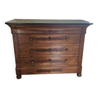 Chest of drawers in walnut and walnut veneer with black veined marble top