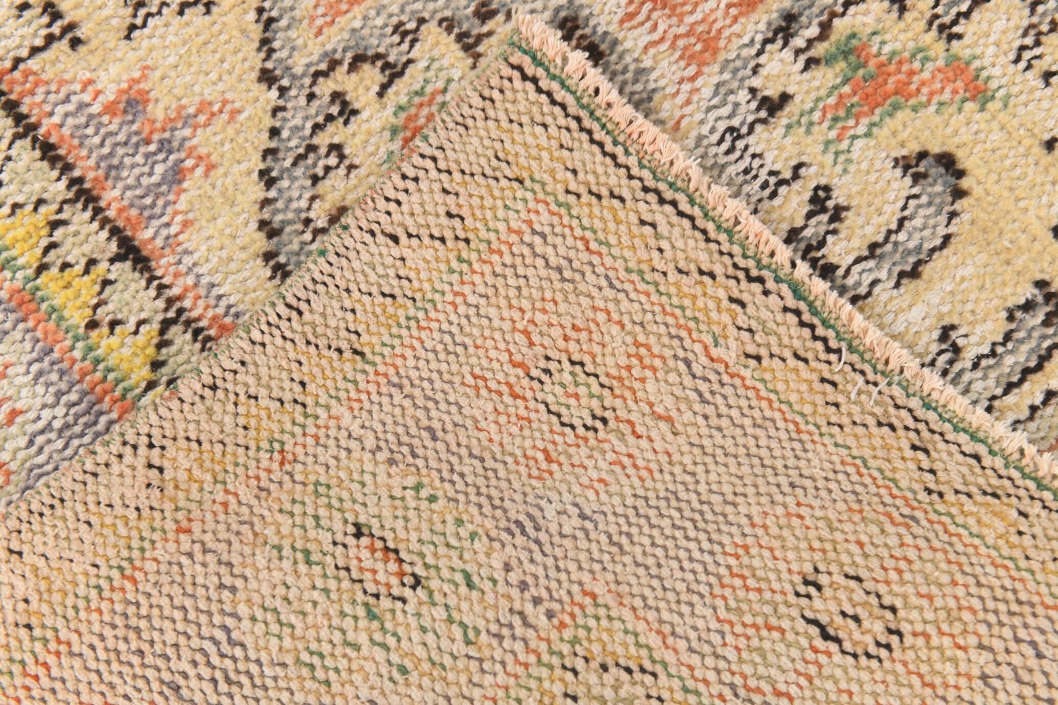 6x9 Light Yellow & Red Classic Pattern Vintage Rug, 183x279Cm