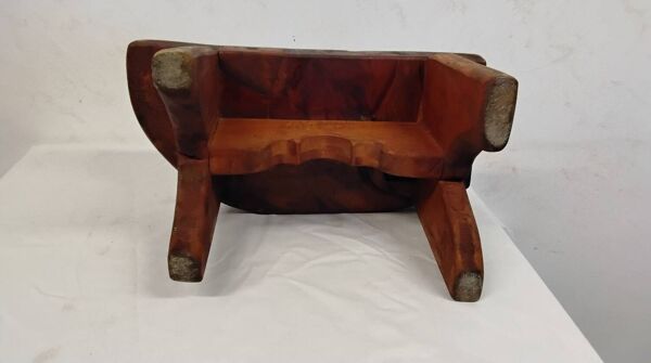 Tabouret / repose pieds brutaliste