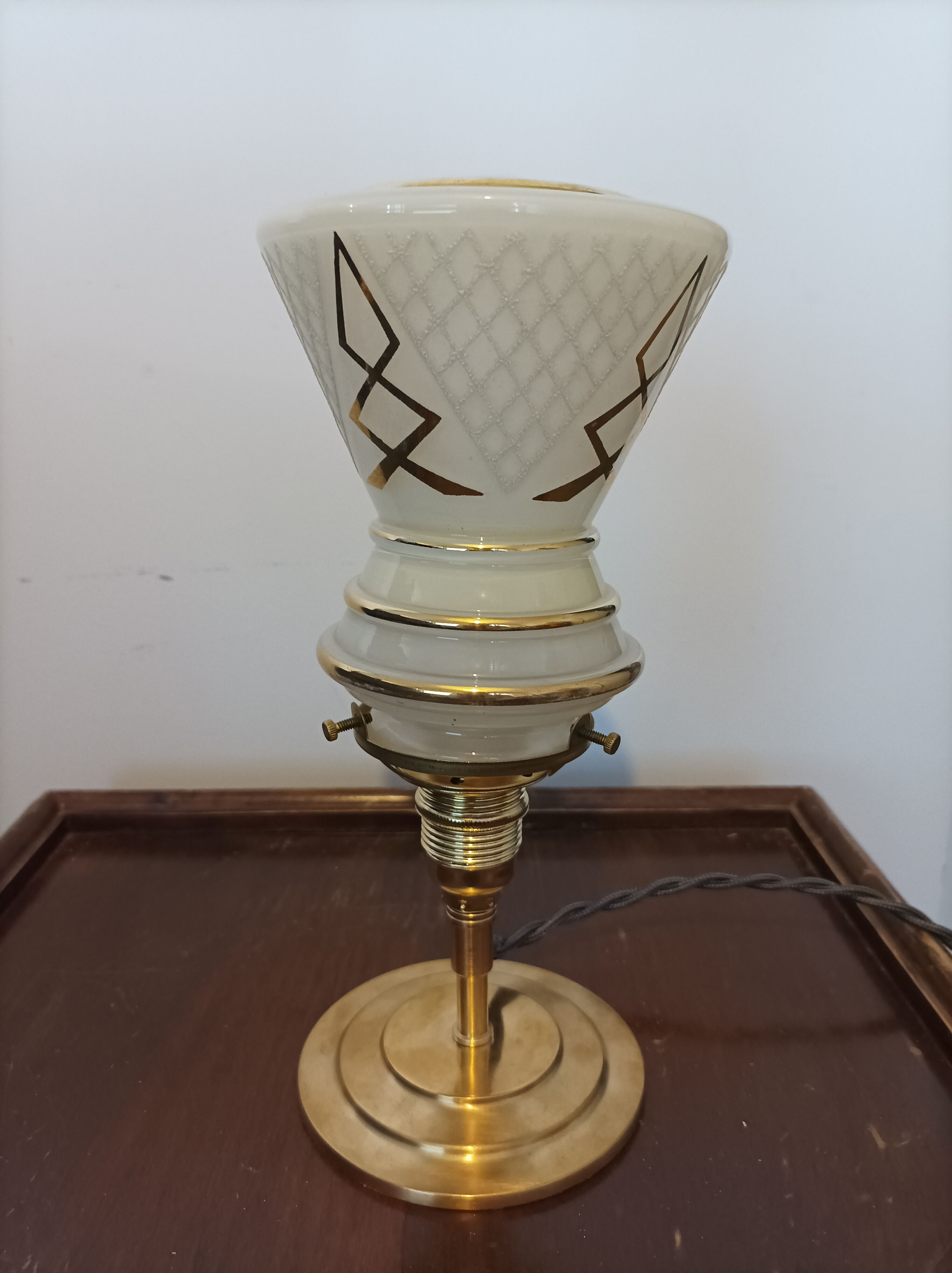 Table lamp