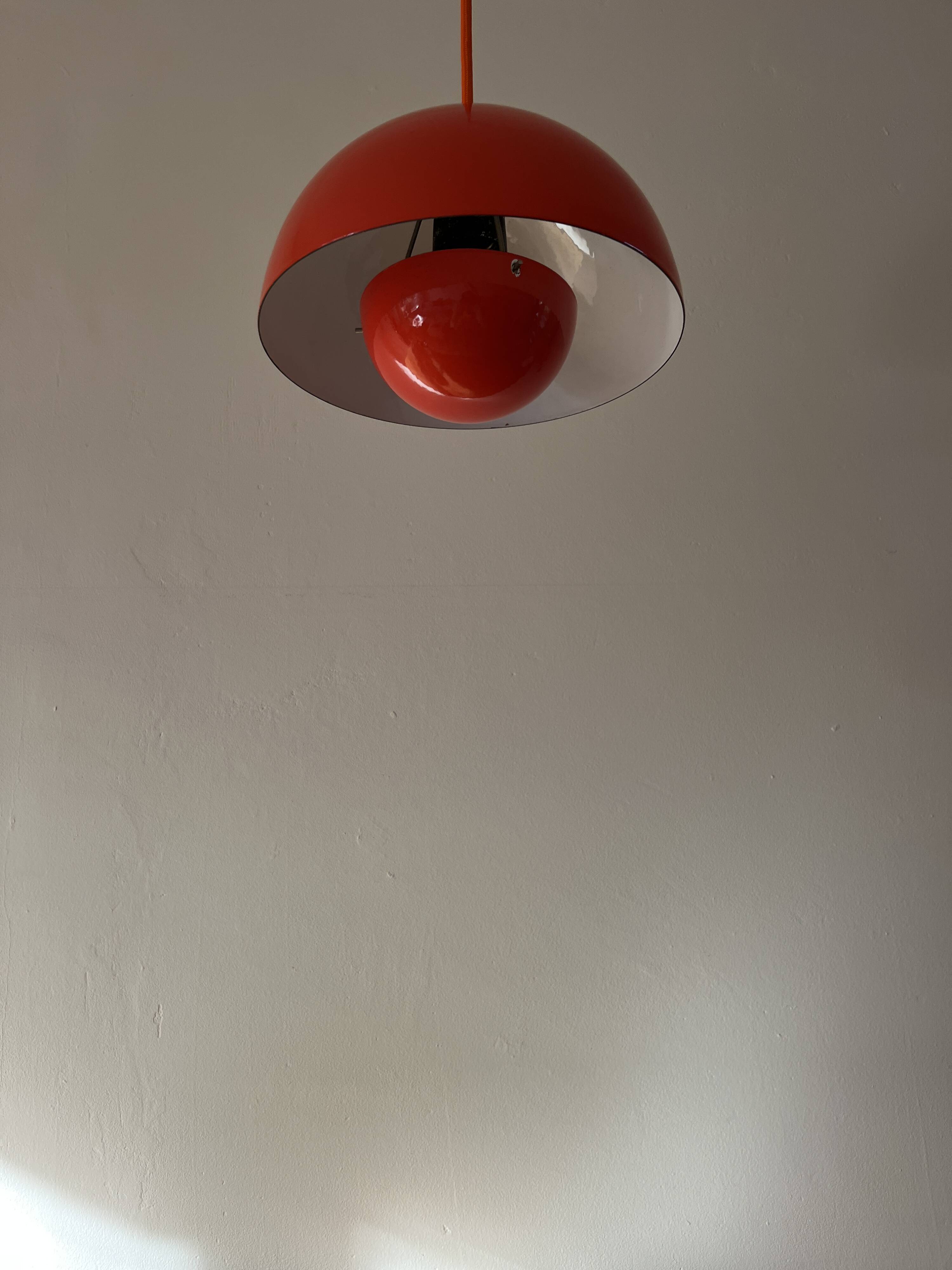 Vintage Louis Poulsen Flowerpot - Verner Panton - VP1 - Danish design lamp