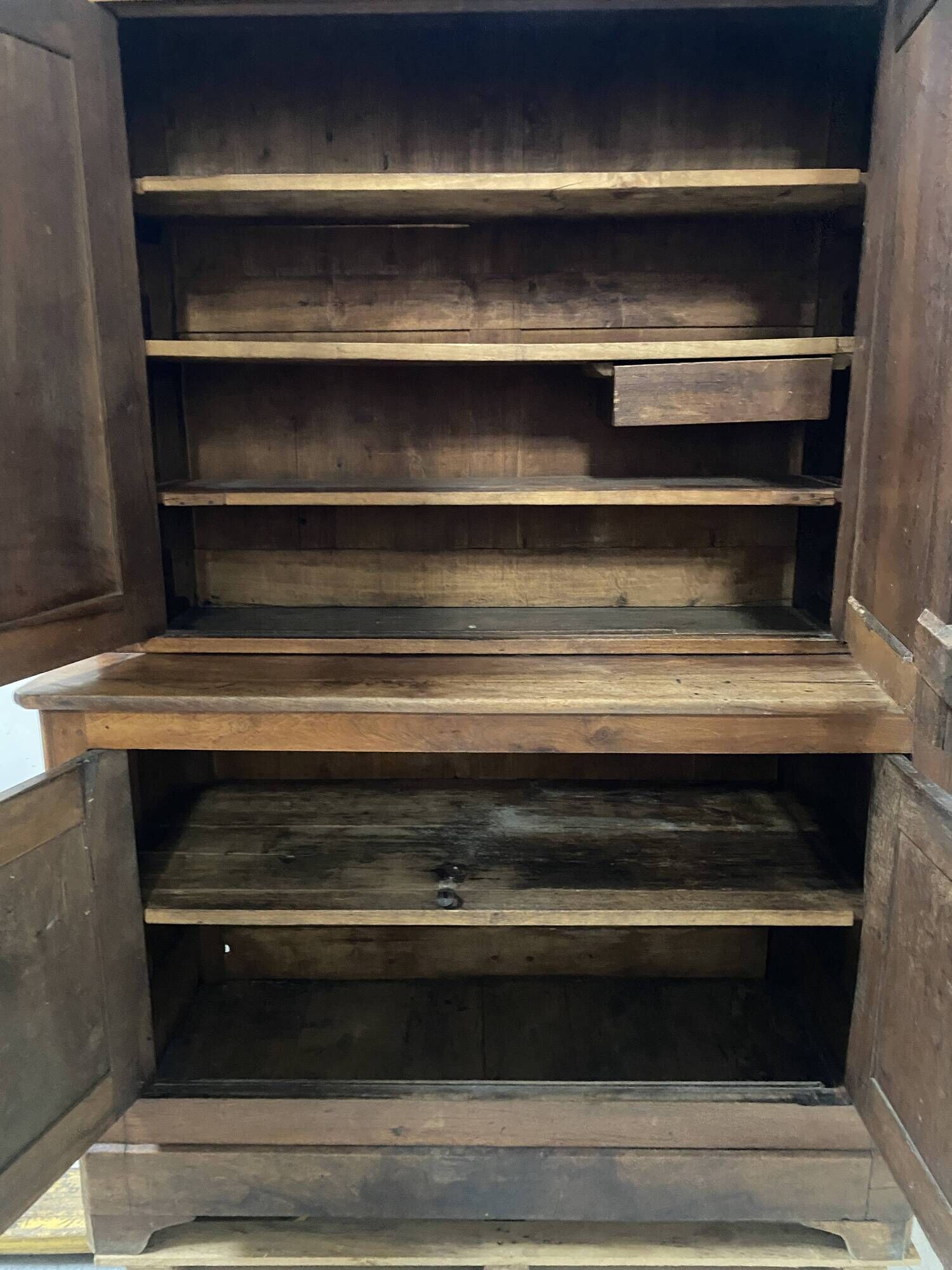 Two-body buffet in solid walnut, Louis Philippe style, 19th century.