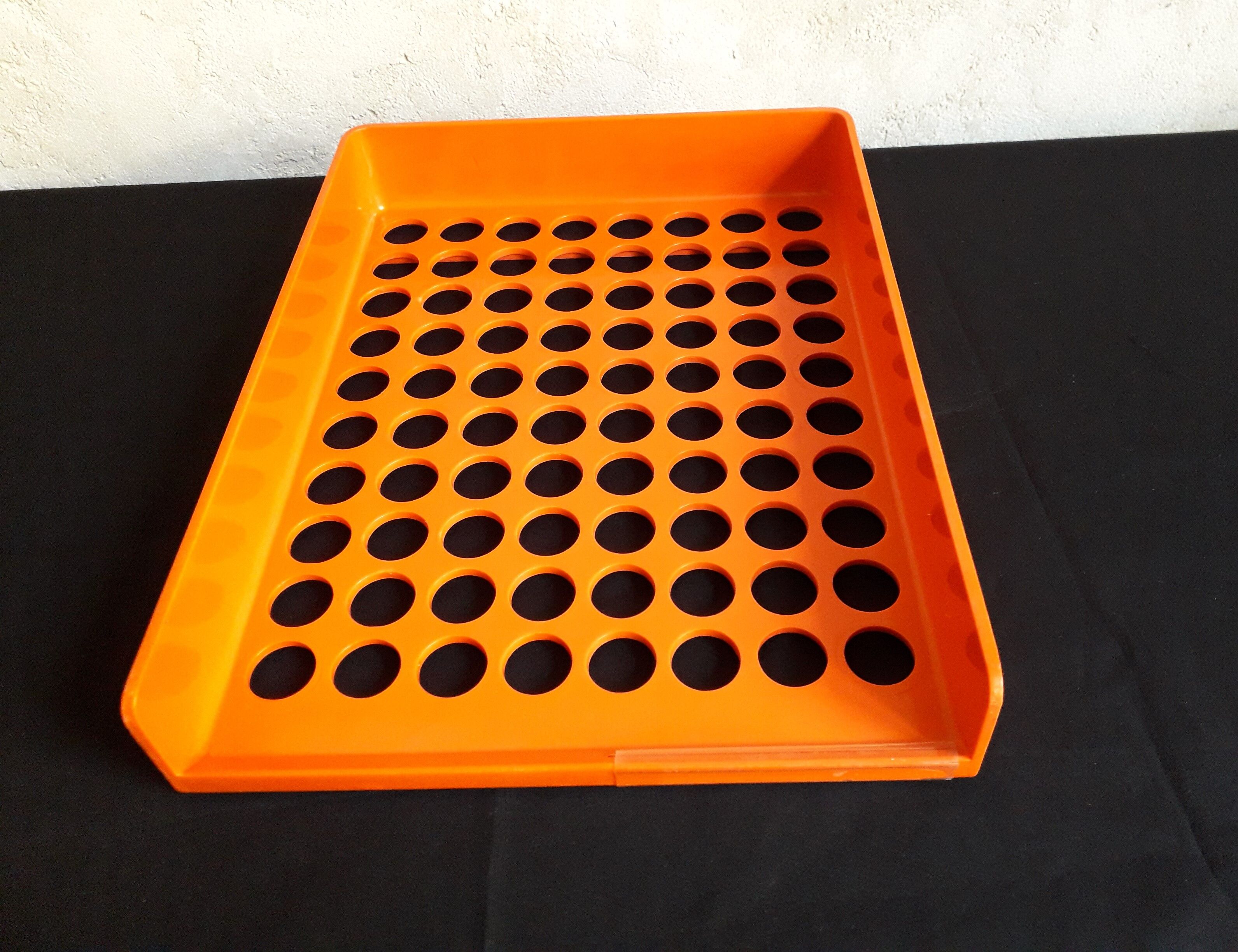 Orange mail bench design Roger Tallon