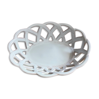 Small ceramic basket from Moustier. signed