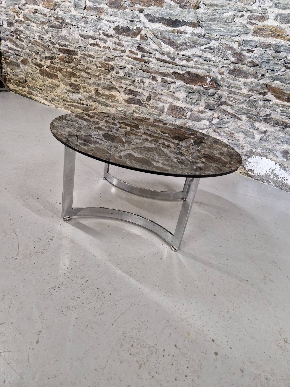 Table basse design Paul Legeard verre fumé et chrome