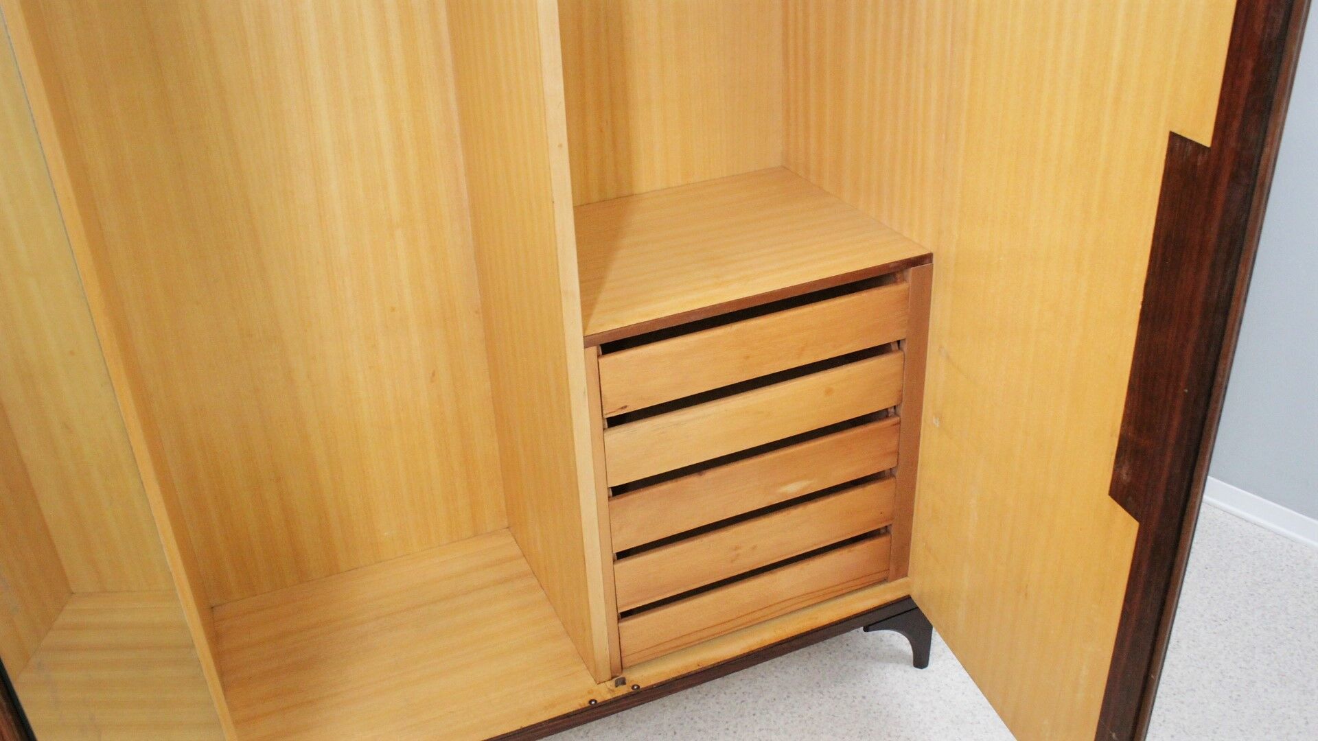 Italian mid century rosewood wardrobe 1950s