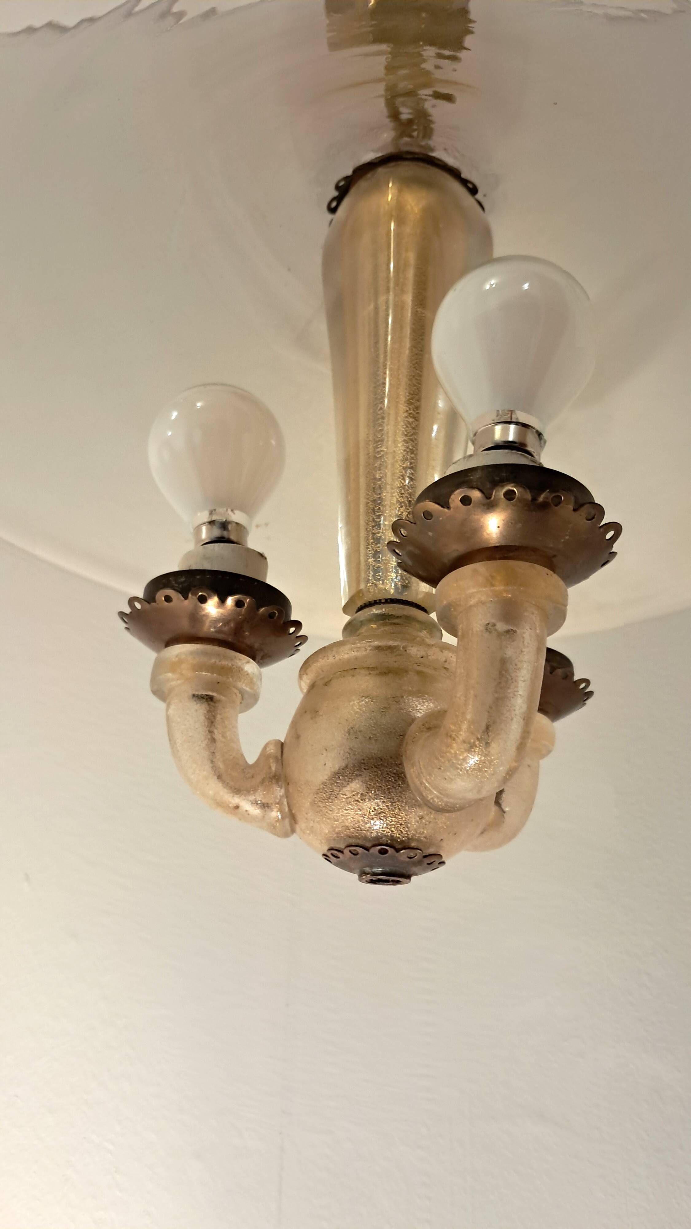 3-light chandelier in Murano glass and gilded brass, 1940.