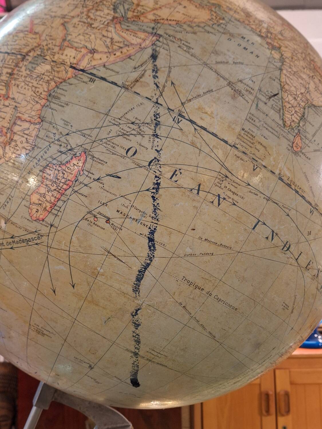 Globe terrestre (1 mm = 20 km)