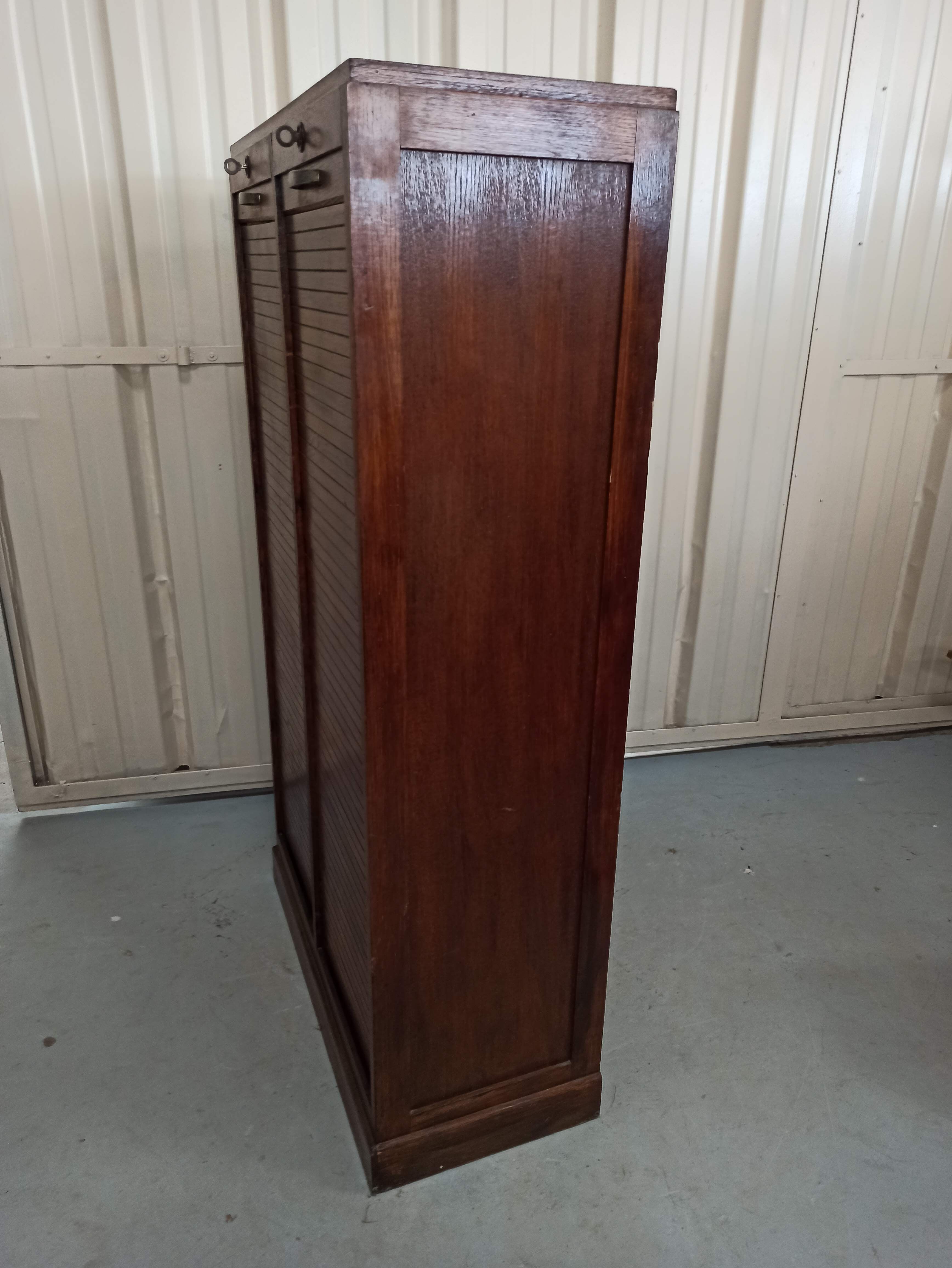 Notary furniture - double curtain binder in oak 2 columns