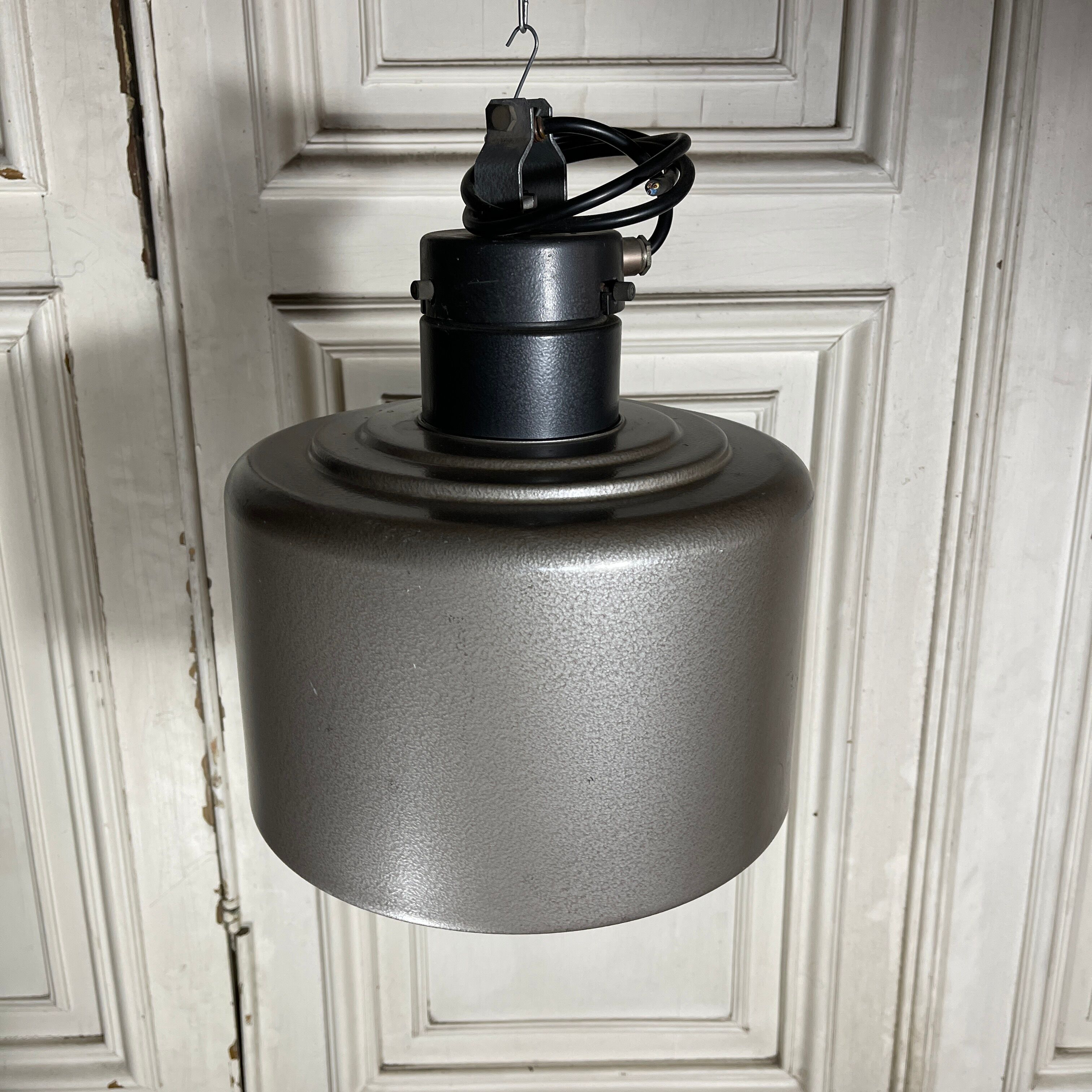 Holophane industrial suspension