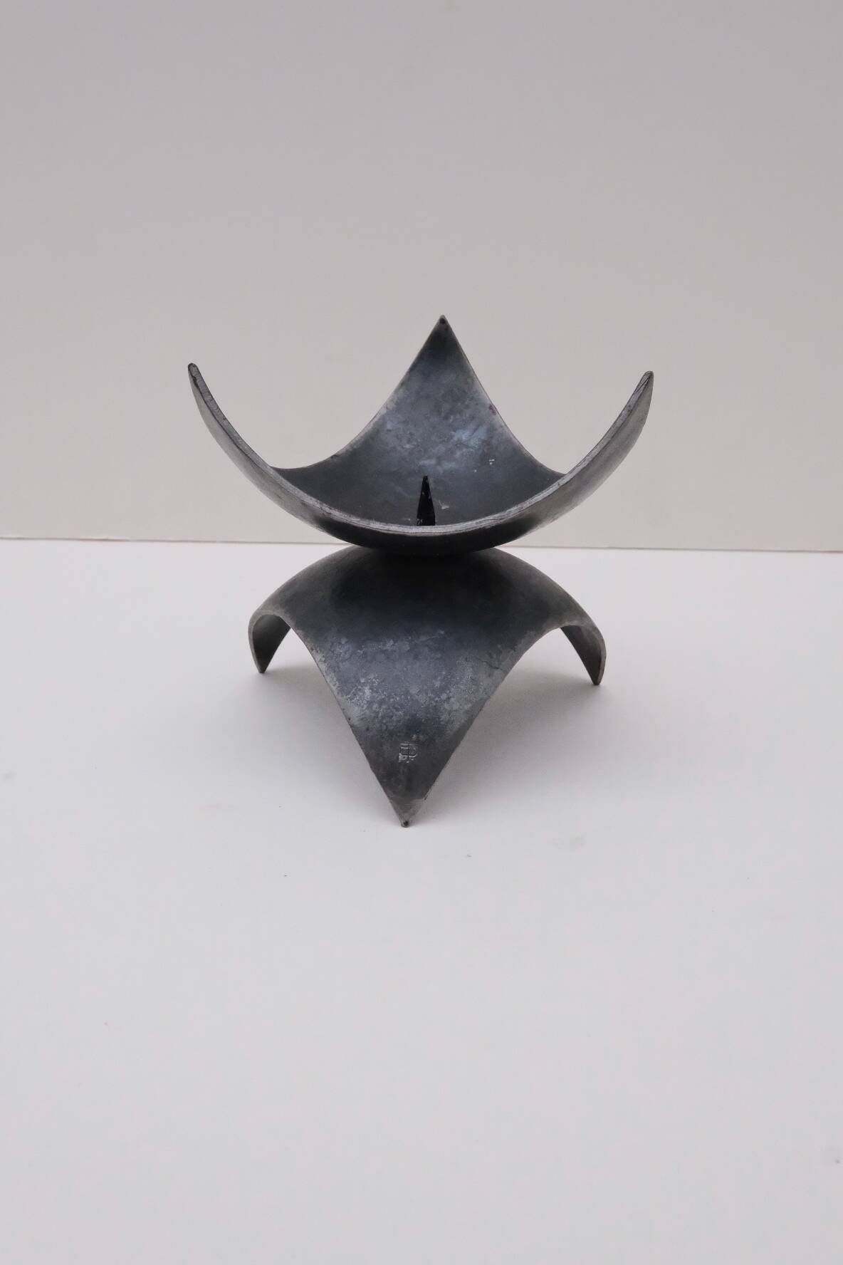 Bougeoir en acier signé, 1970