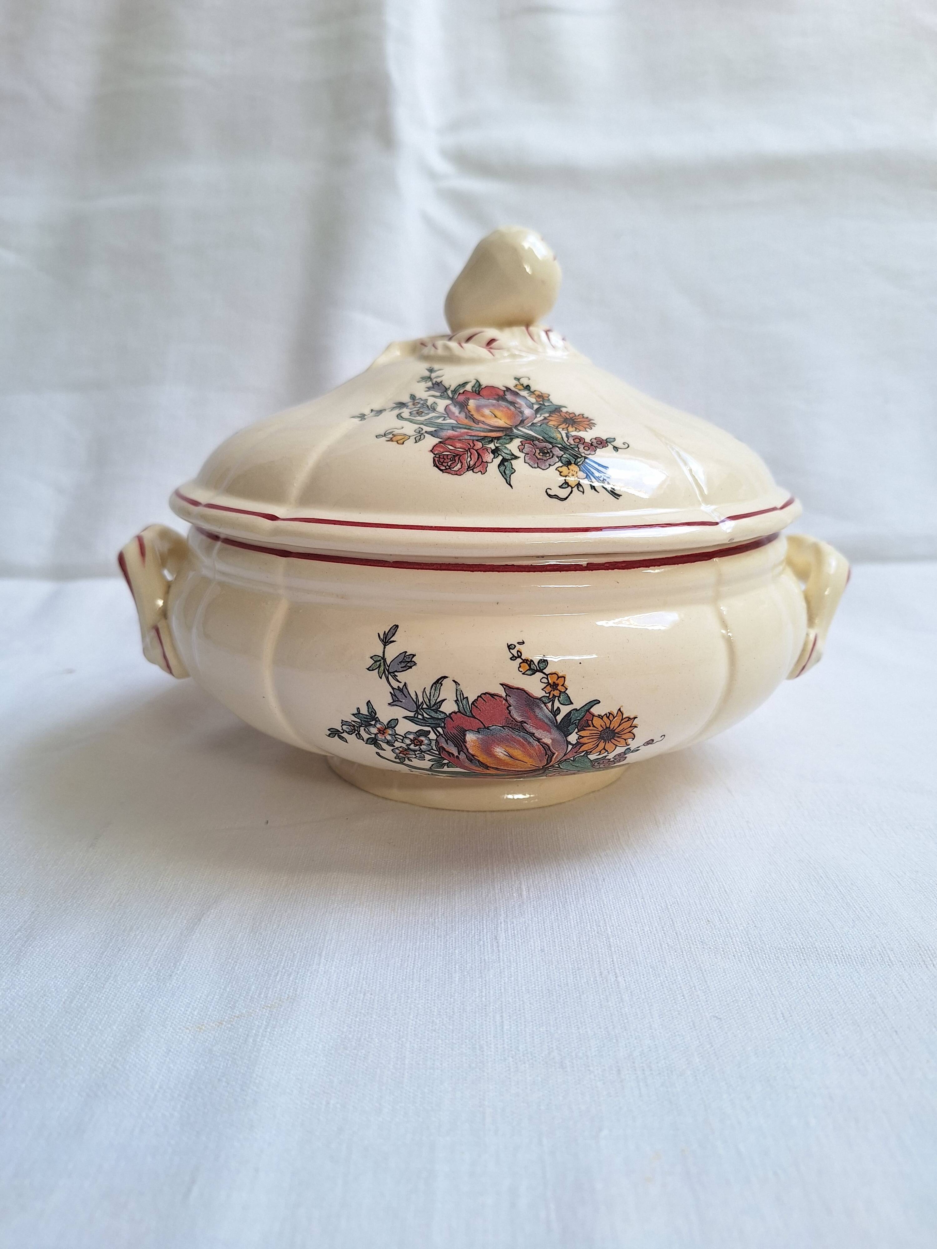 Soup tureen / Vegetable dish Digoin Sarreguemines Model Lorraine