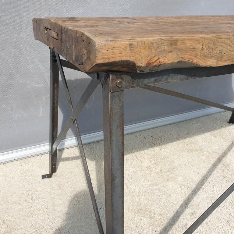 Eiffel metal base workshop with rivets