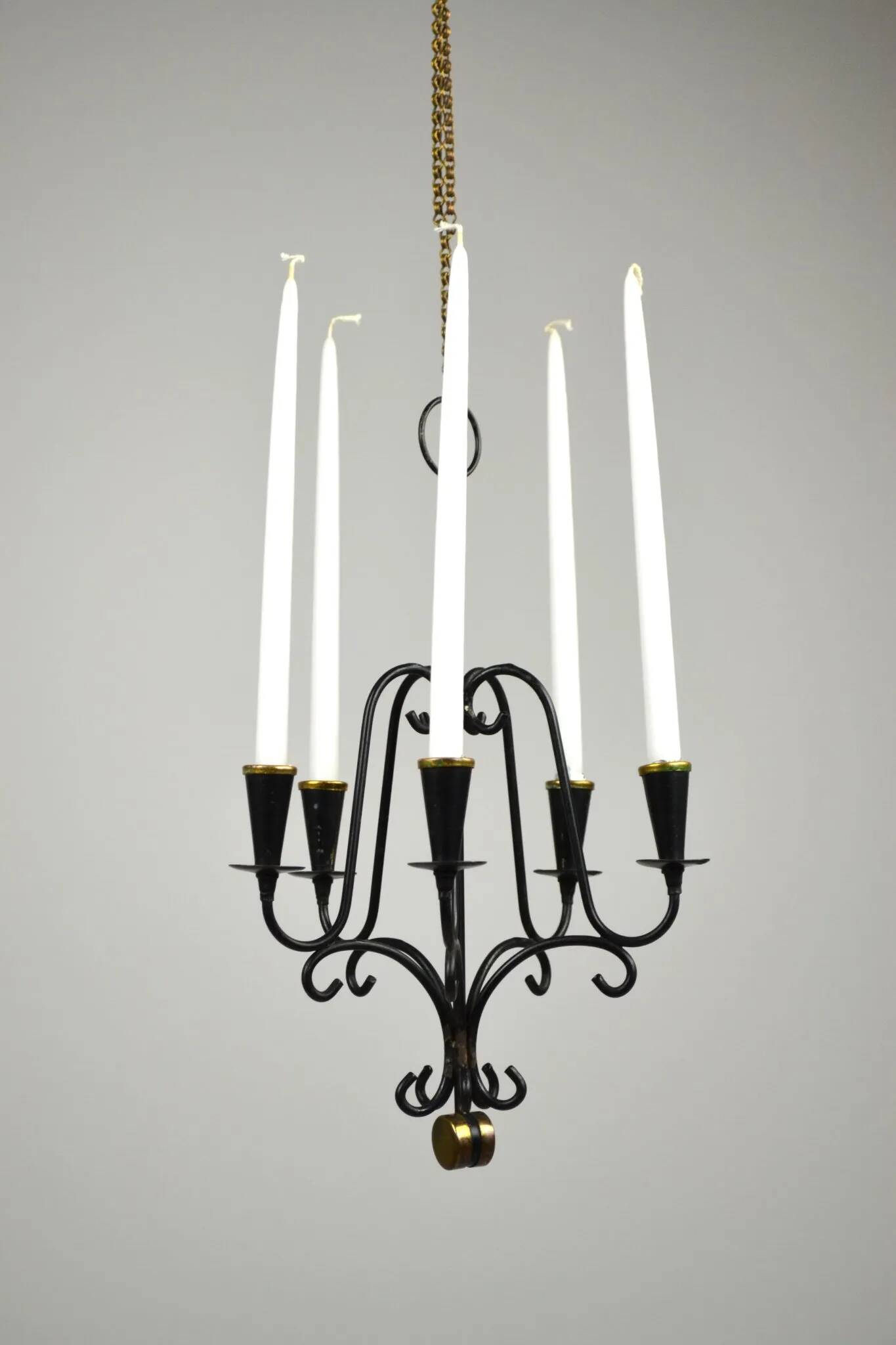 Chandelier en métal peint en noir avec des détails en cuivre – Gunnar Ander pour Ystad-Metall, Suède, années 1950