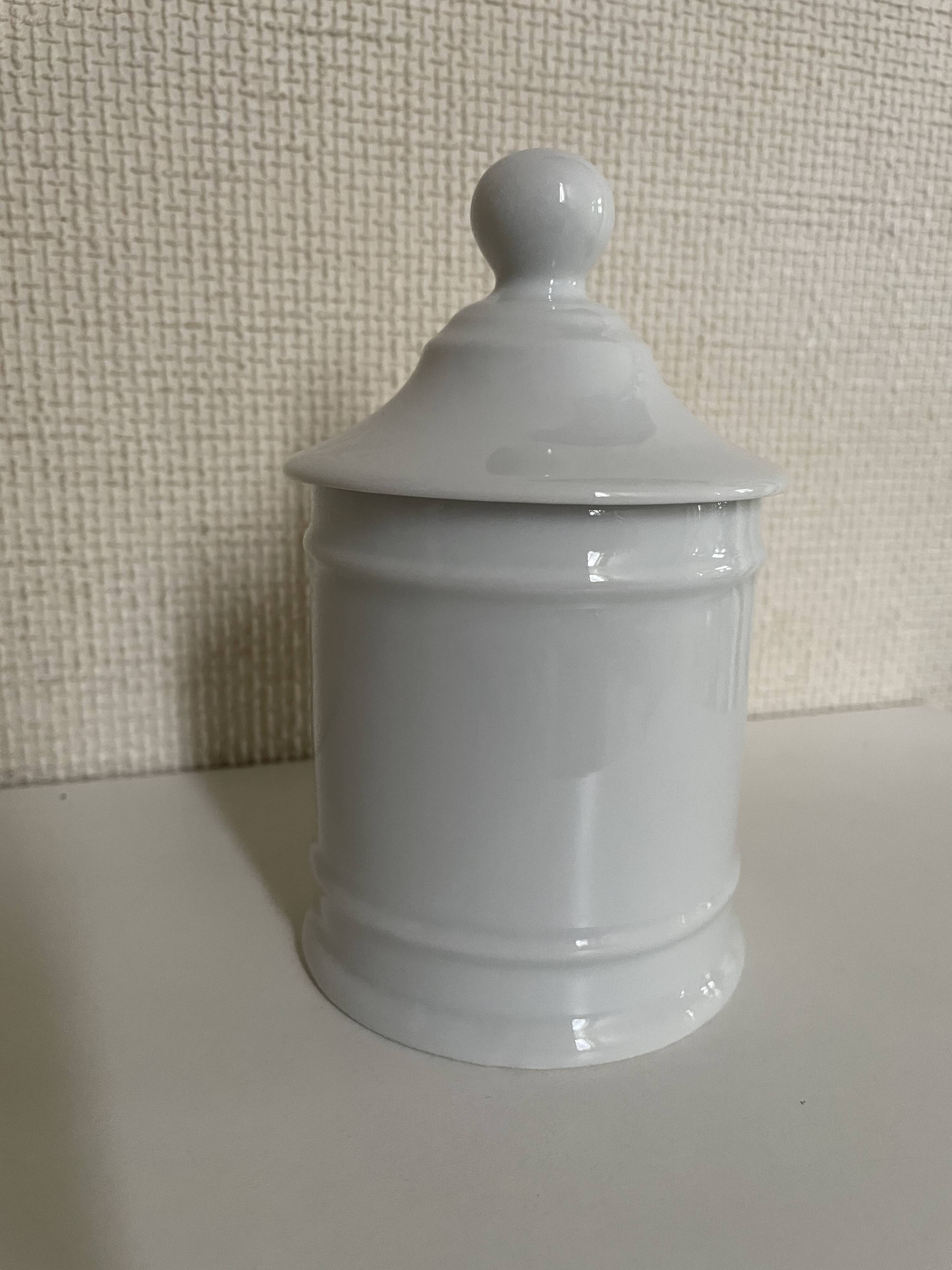 Apothecary pot in white Limoges porcelain